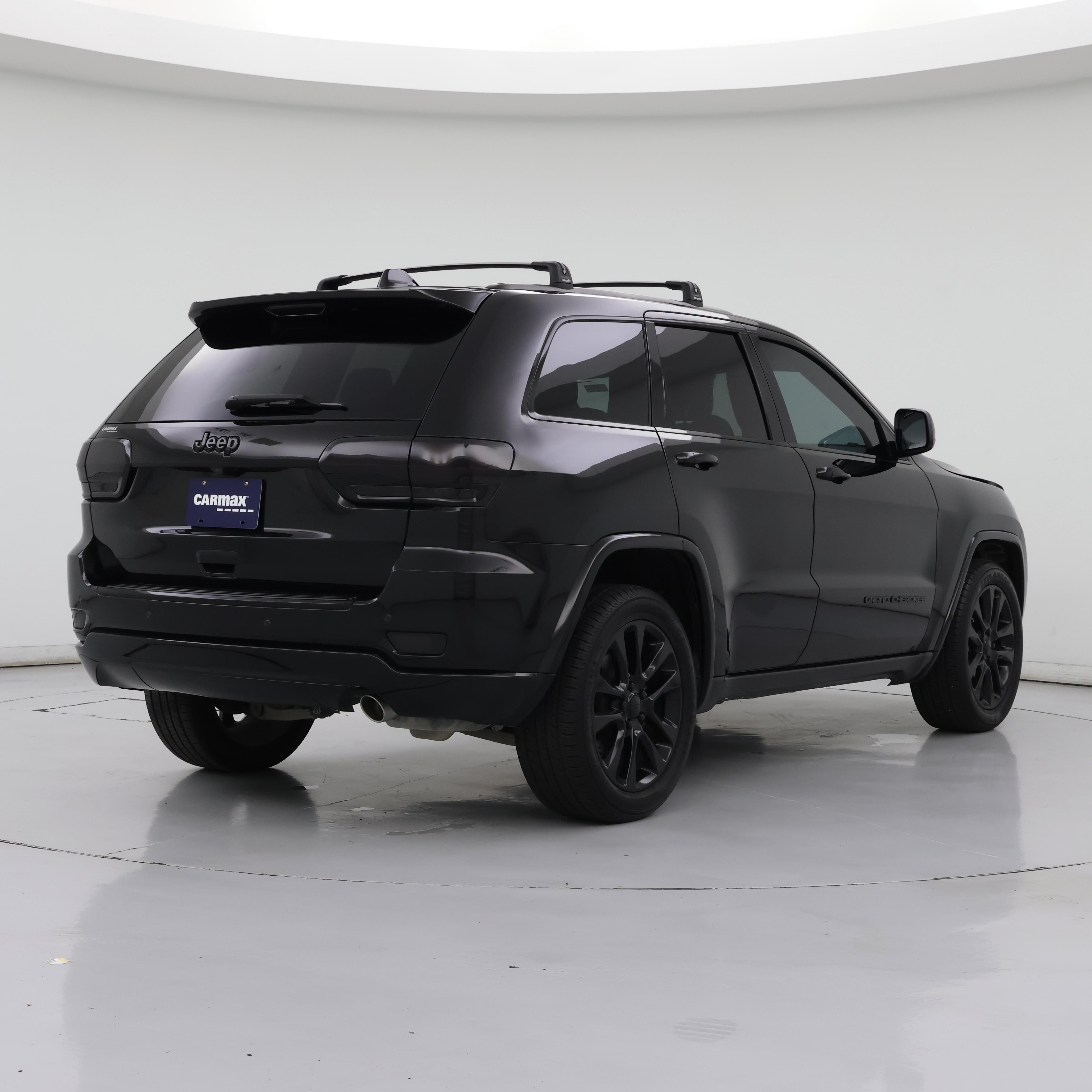 Thumbnail: 2017 Jeep Grand Cherokee - 8