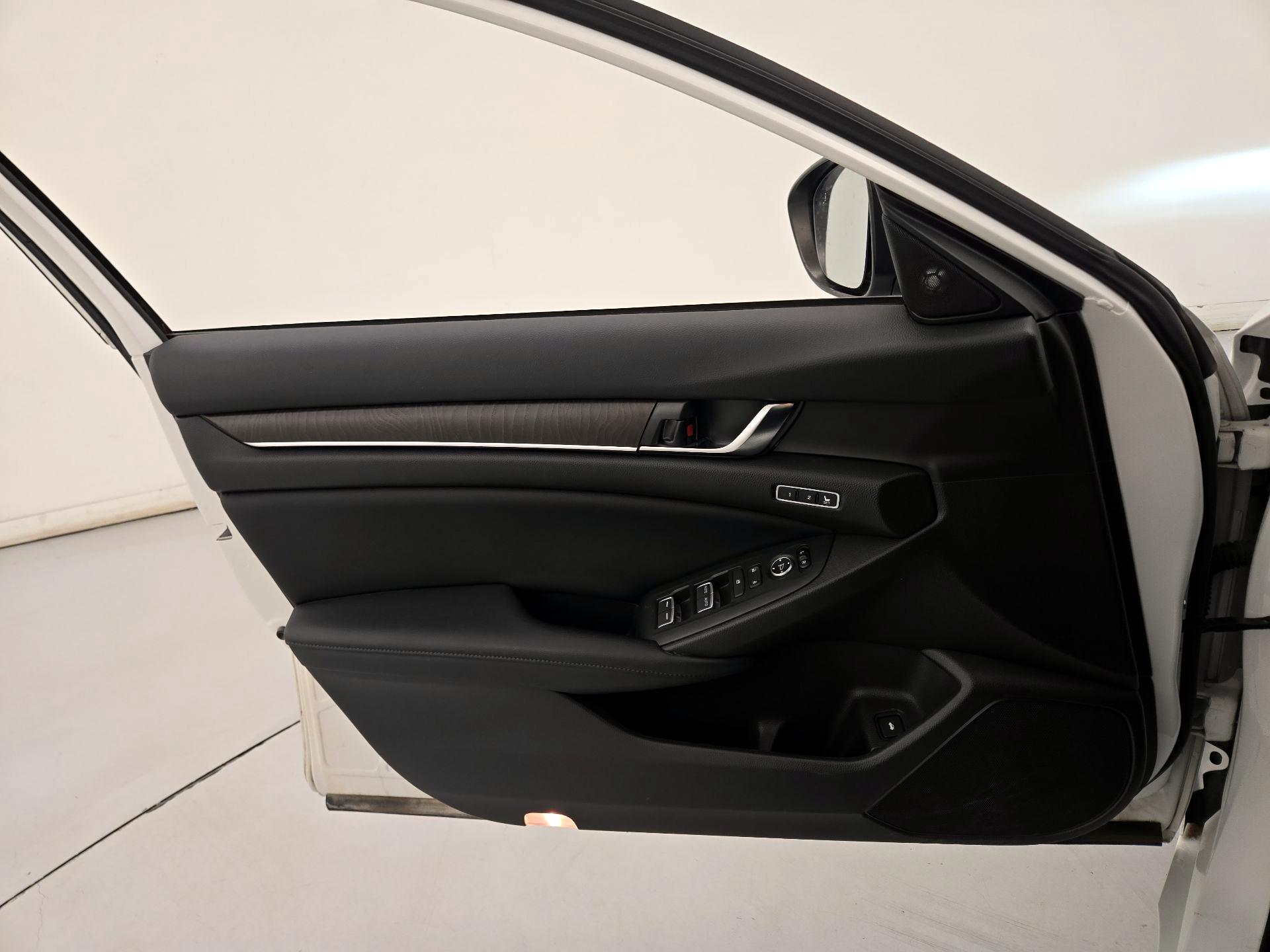 Thumbnail: 2018 Honda Accord - 12