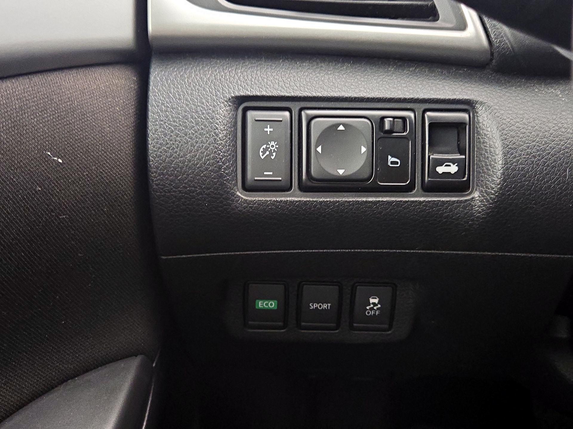 Thumbnail: 2017 Nissan Sentra - 13