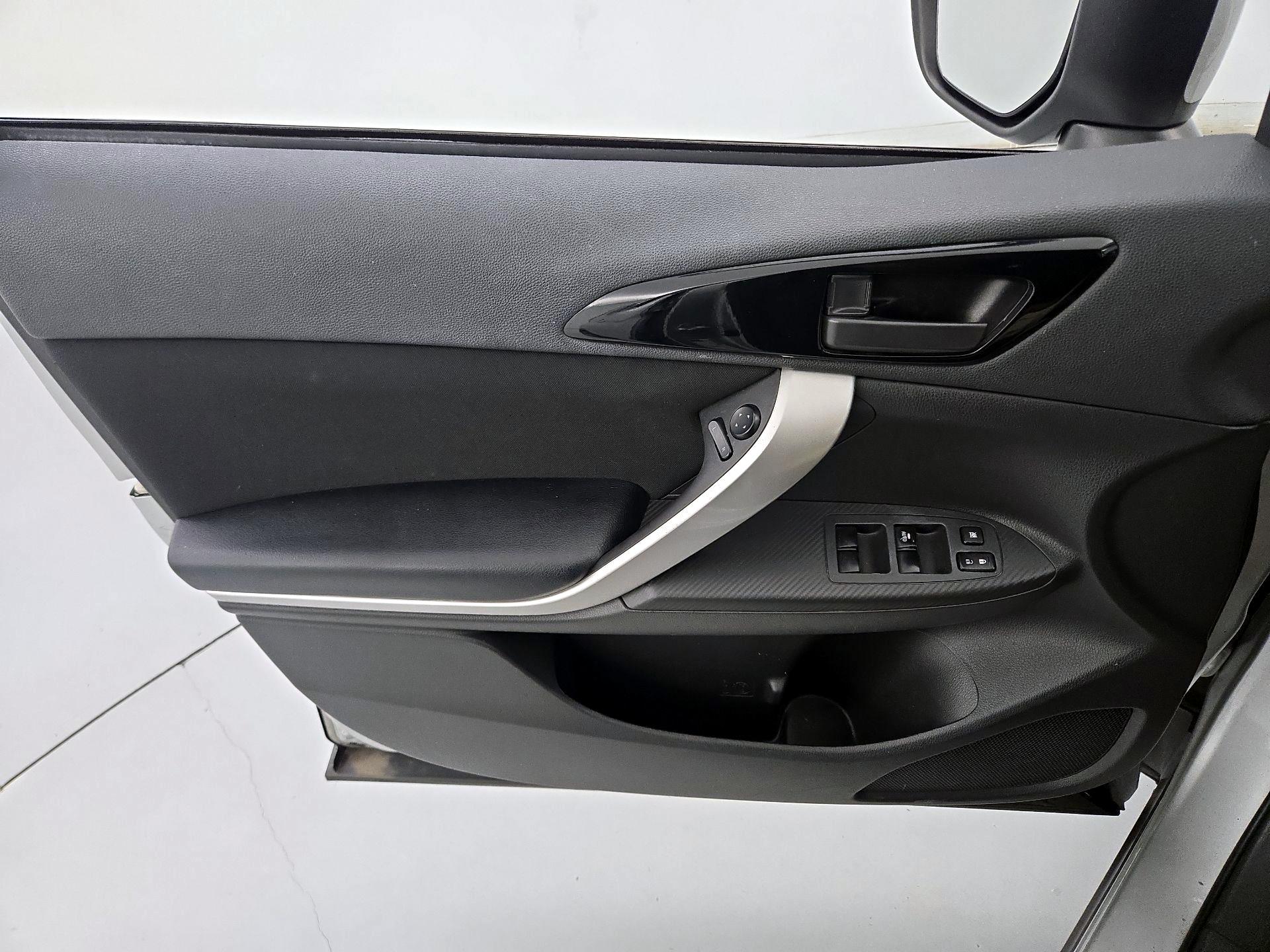 Thumbnail: 2020 Mitsubishi Eclipse Cross - 12