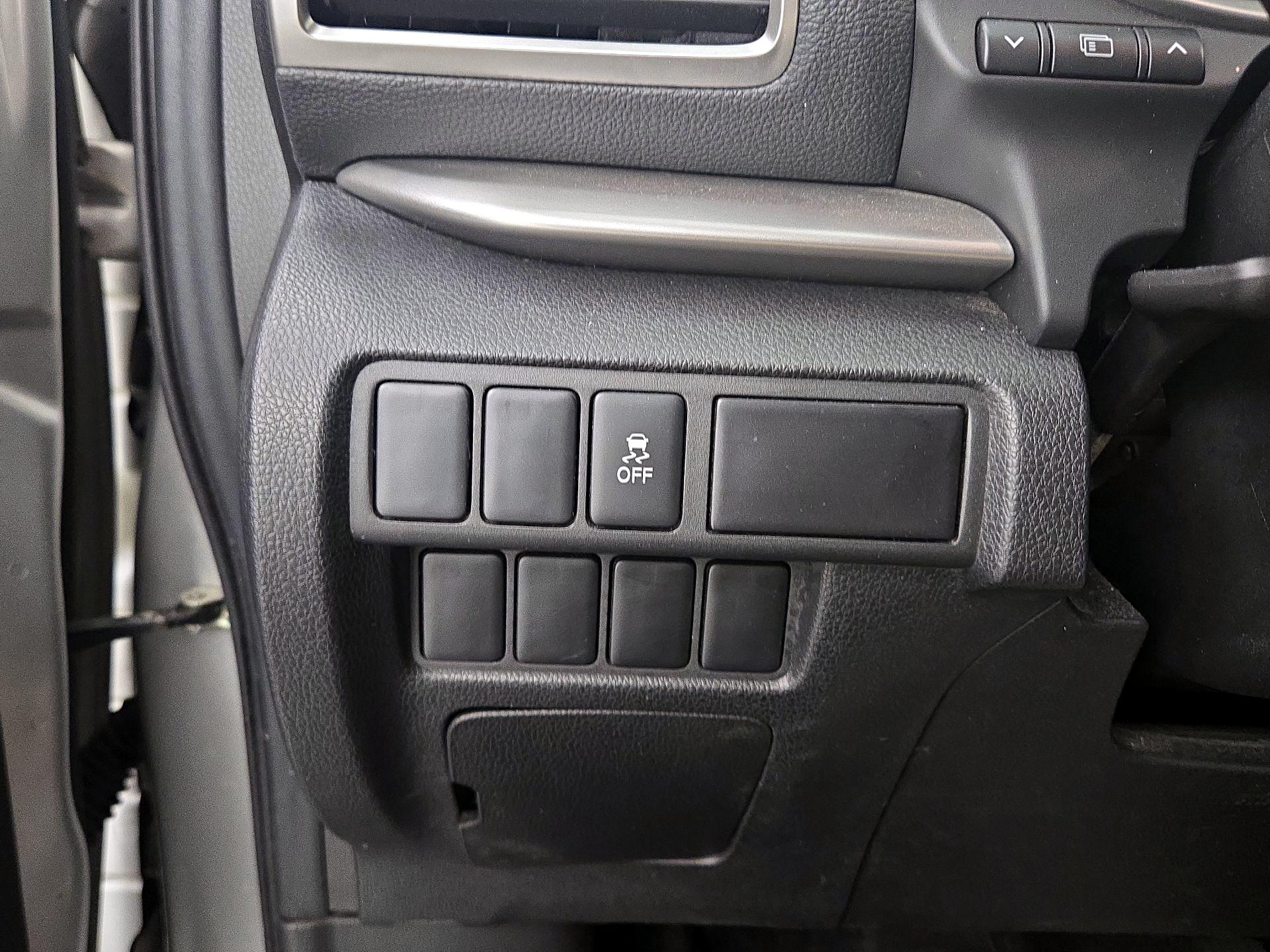 Thumbnail: 2020 Mitsubishi Eclipse Cross - 13