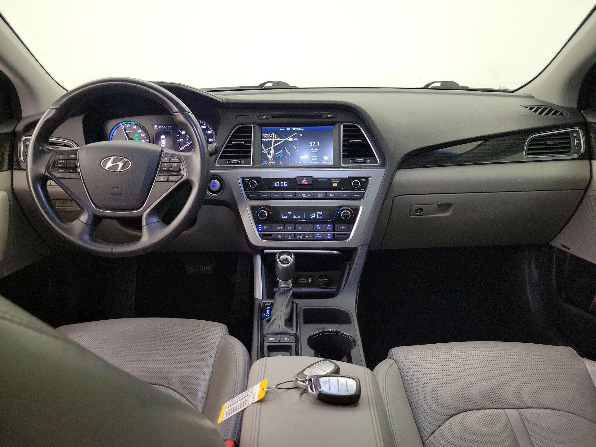 Thumbnail: 2017 Hyundai Sonata - 9