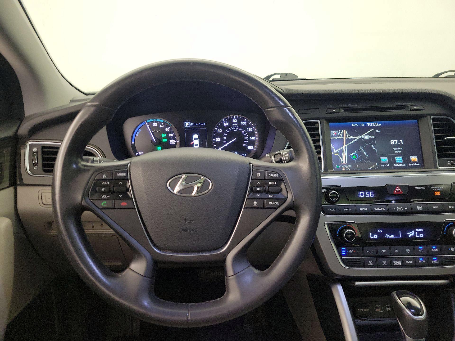 Thumbnail: 2017 Hyundai Sonata - 10