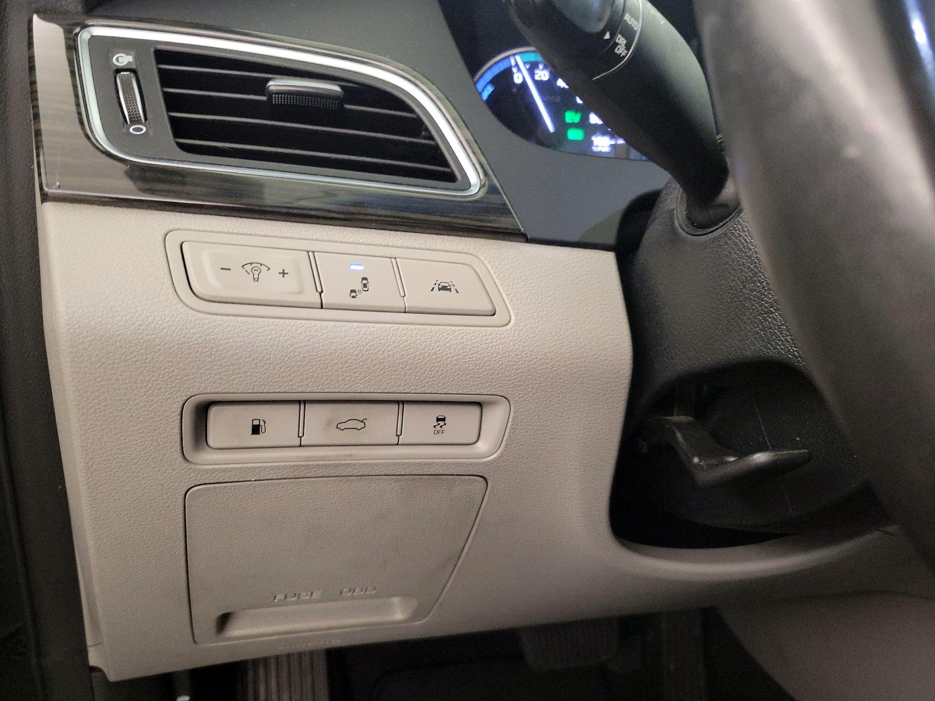 Thumbnail: 2017 Hyundai Sonata - 14