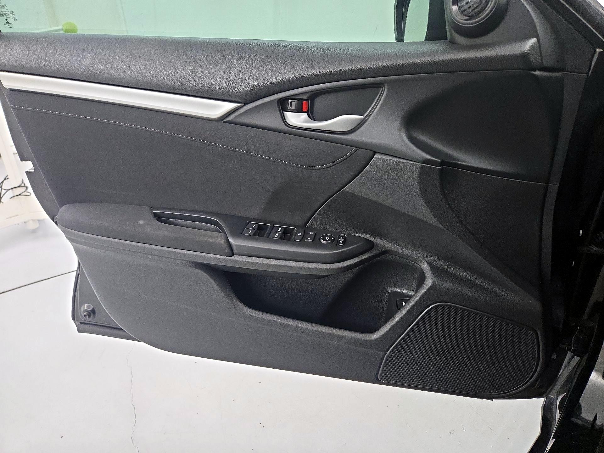 Thumbnail: 2018 Honda Civic - 12