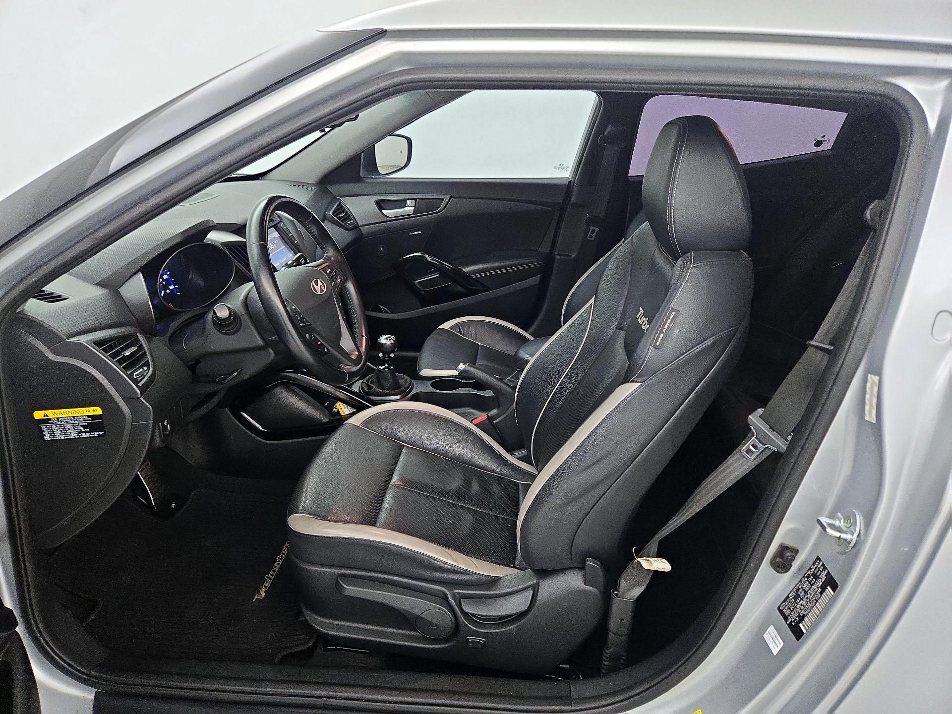 Thumbnail: 2015 Hyundai Veloster - 11