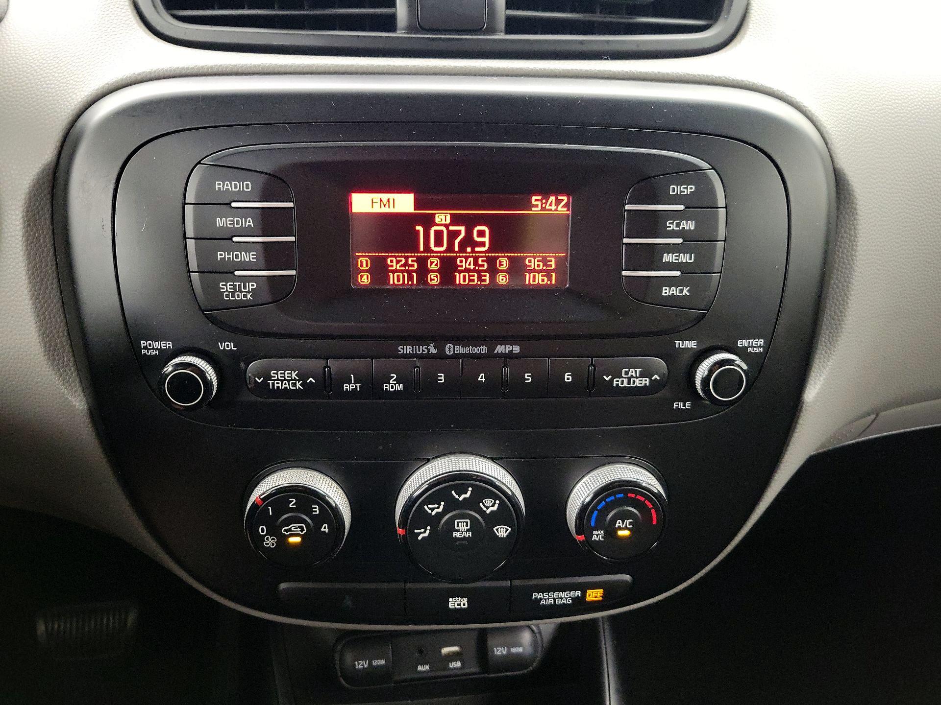 Thumbnail: 2015 Kia Soul - 13