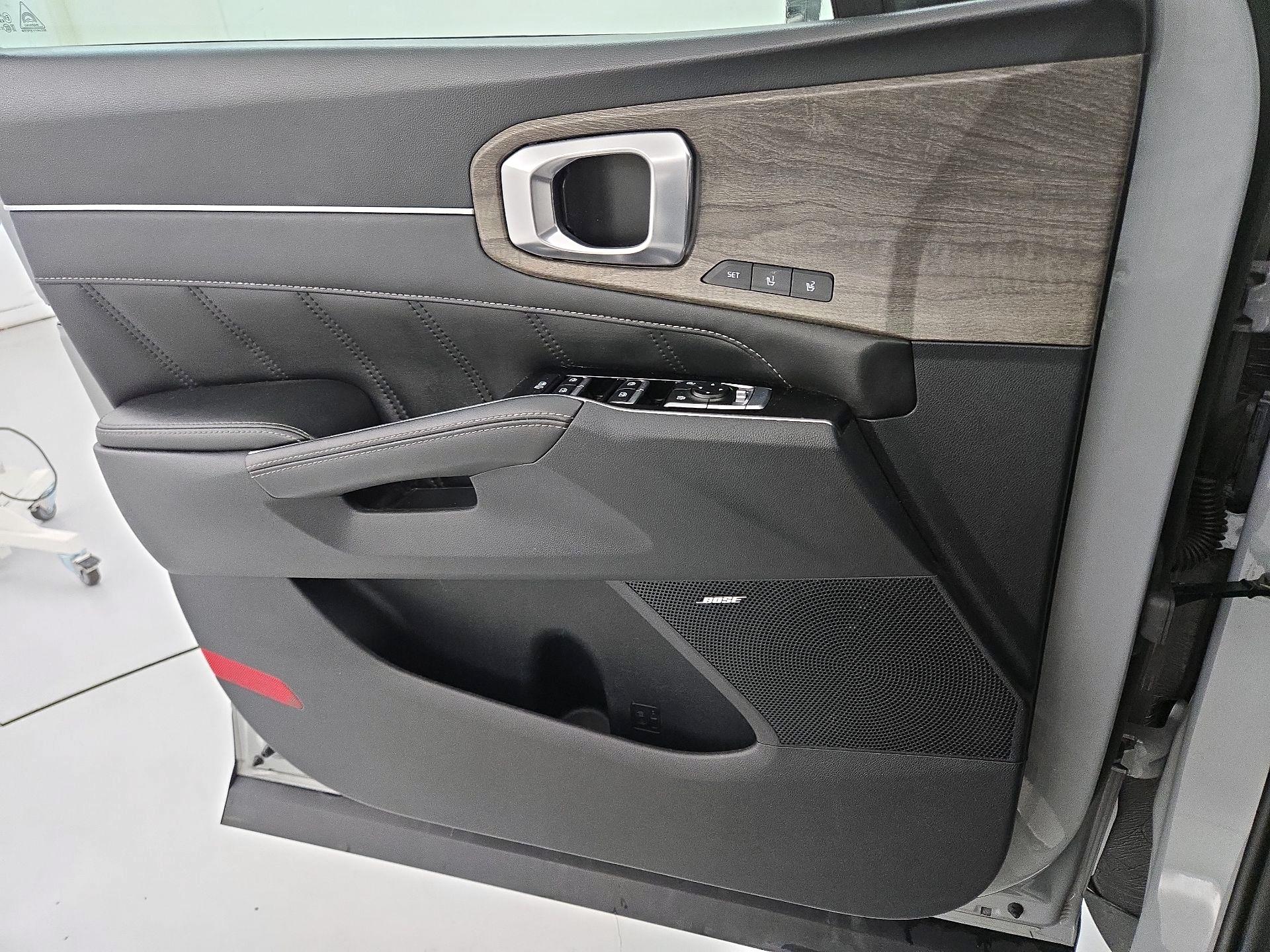 Thumbnail: 2023 Kia Sorento - 12