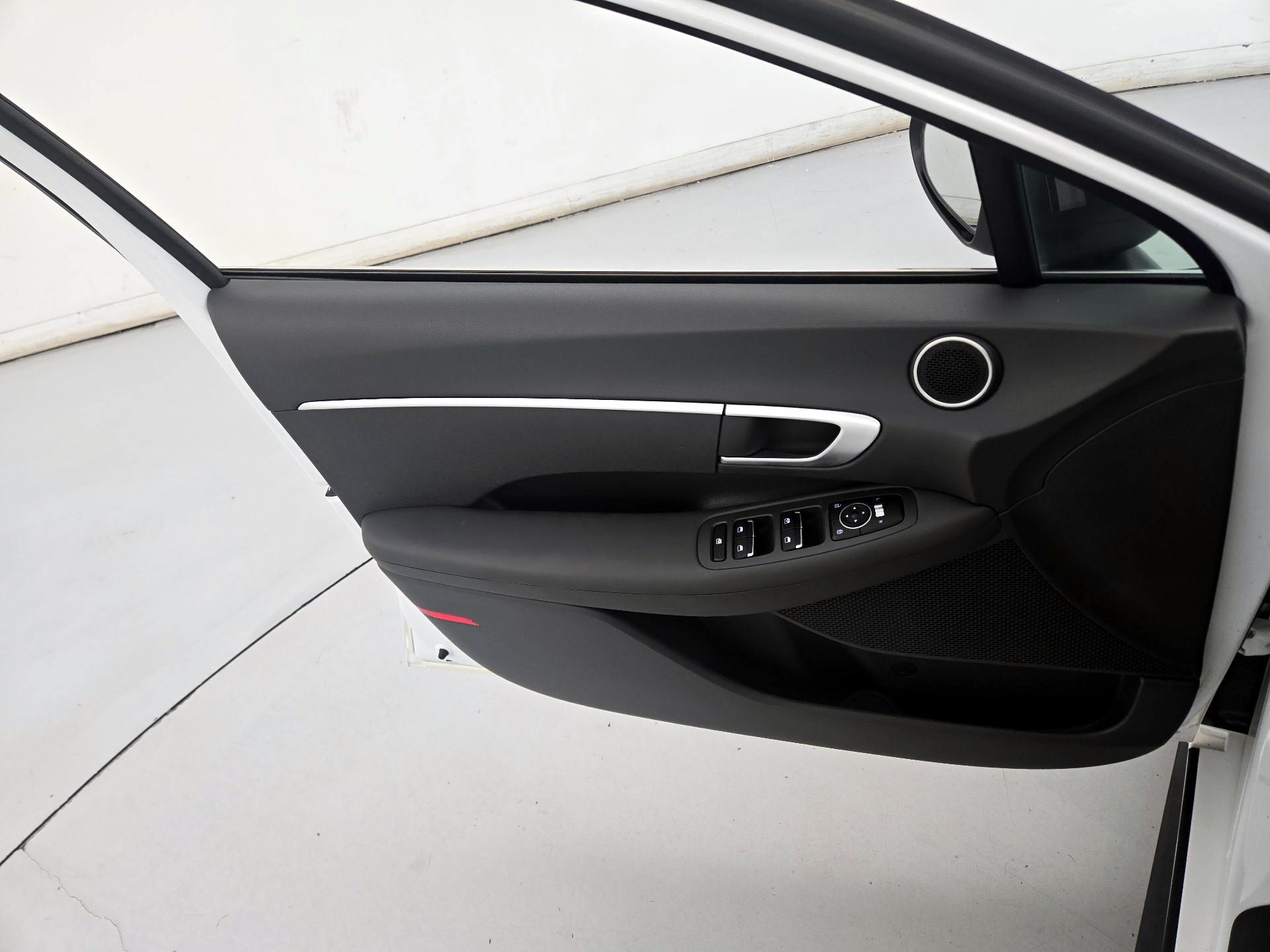 Thumbnail: 2020 Hyundai Sonata - 12