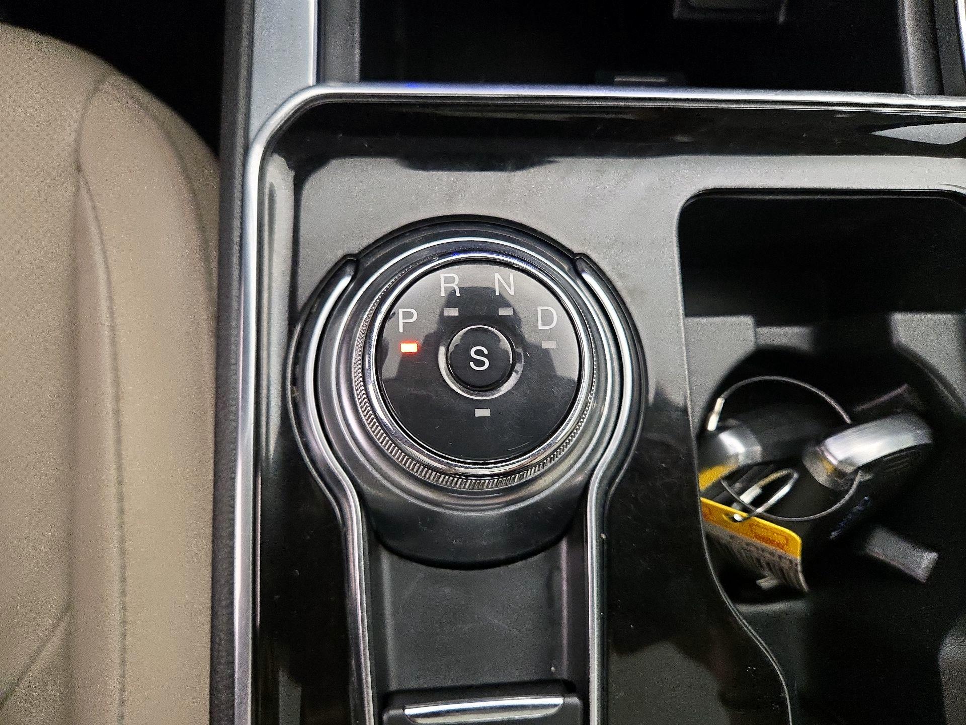 Thumbnail: 2020 Ford Edge - 18