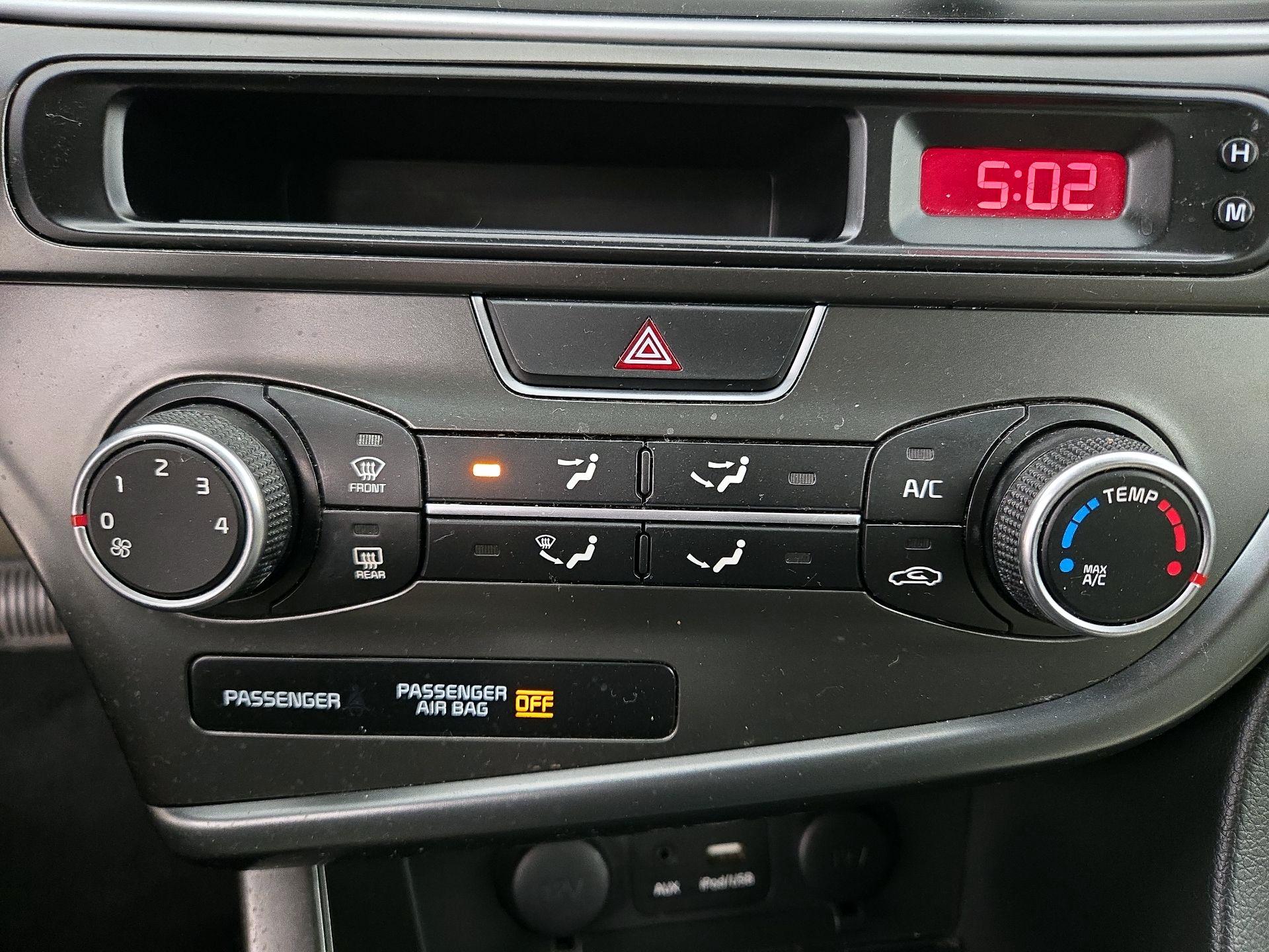 Thumbnail: 2015 Kia Optima - 15