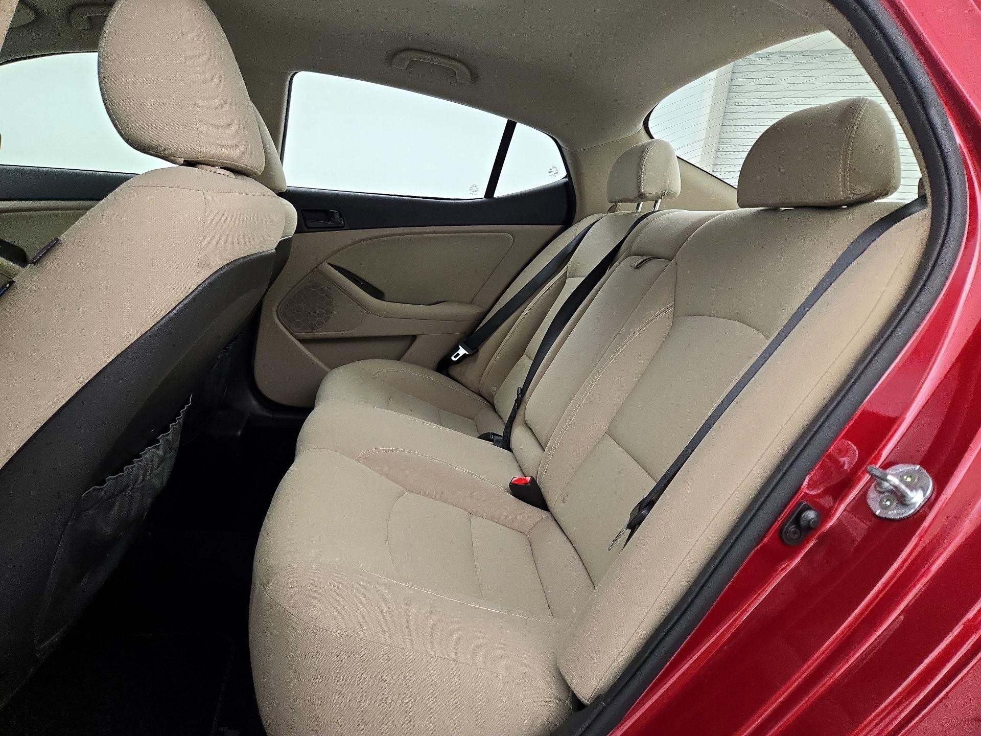 Thumbnail: 2015 Kia Optima - 18