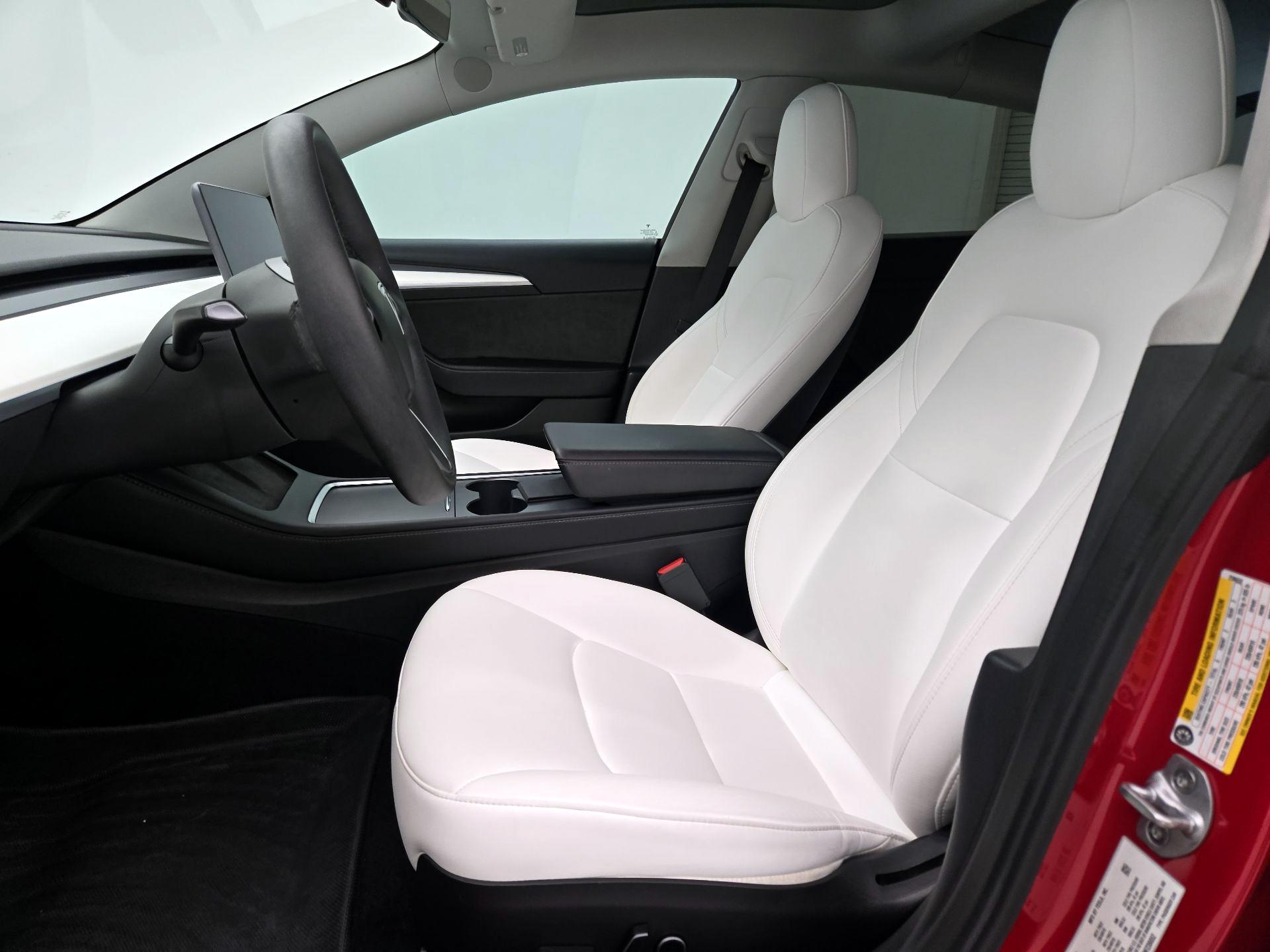 Thumbnail: 2022 Tesla Model 3 - 11