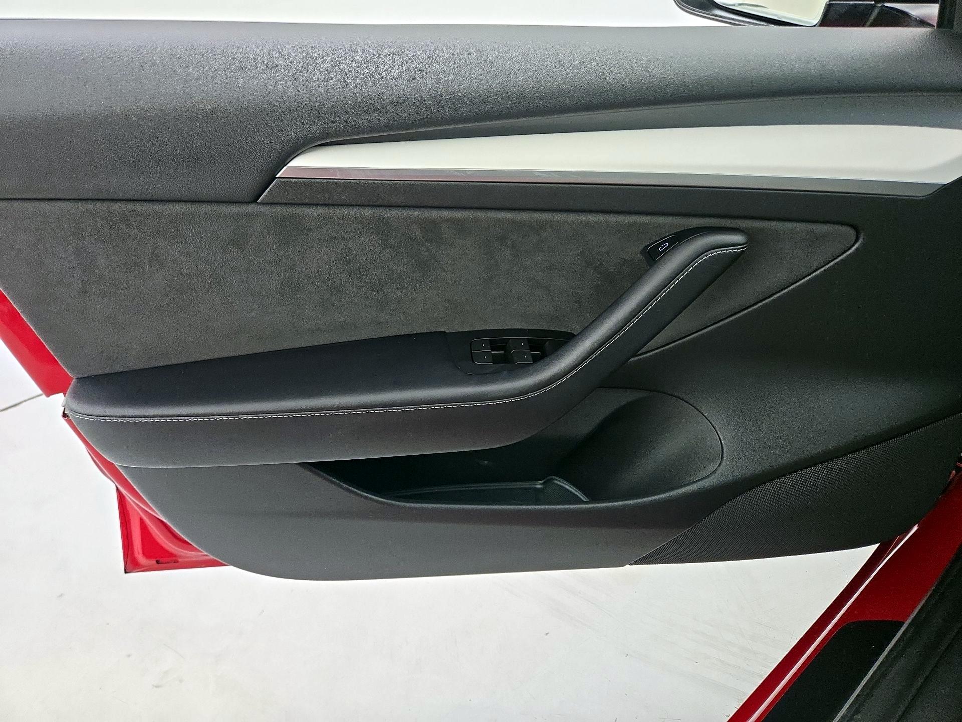 Thumbnail: 2022 Tesla Model 3 - 12