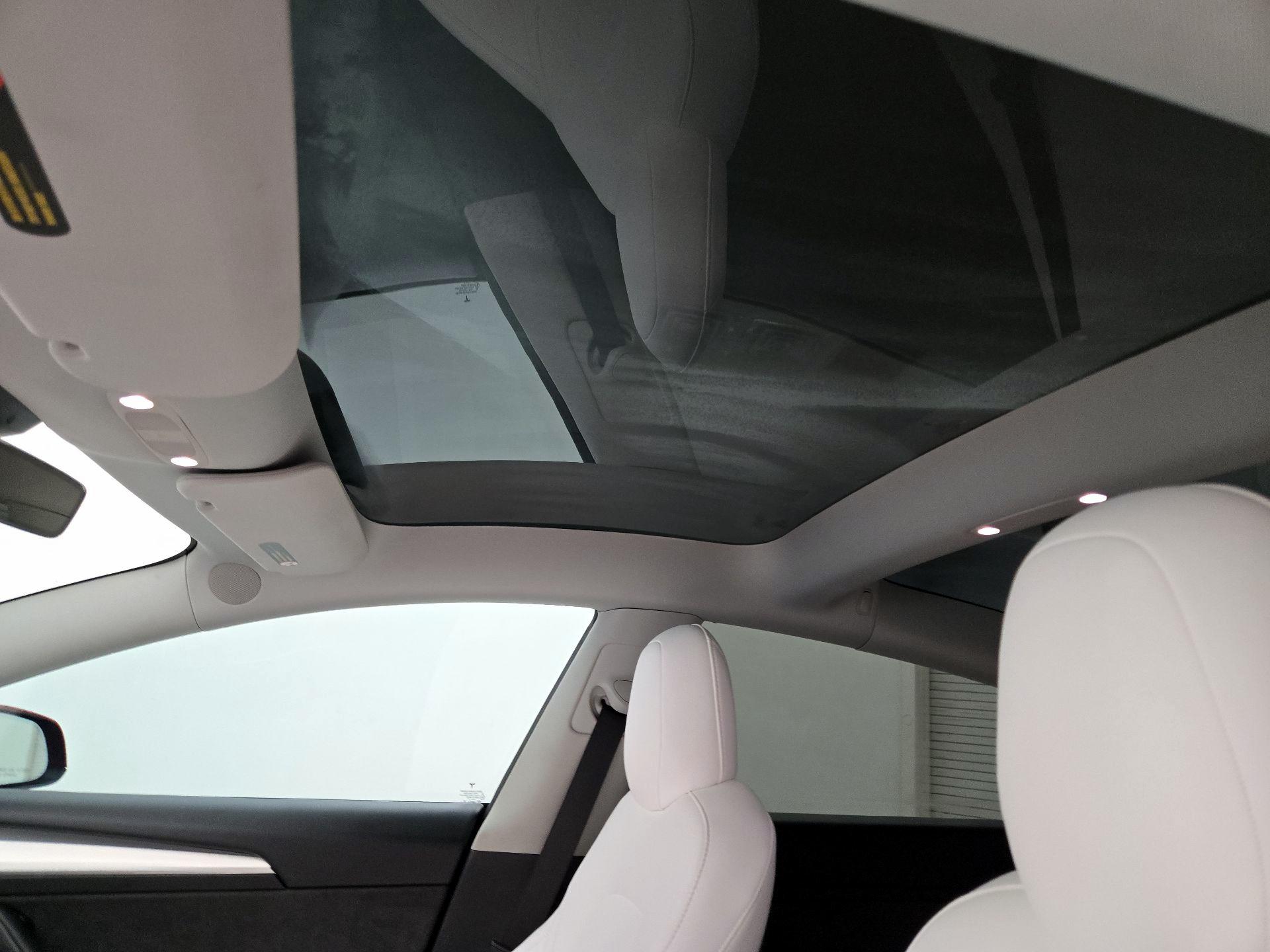 Thumbnail: 2022 Tesla Model 3 - 19