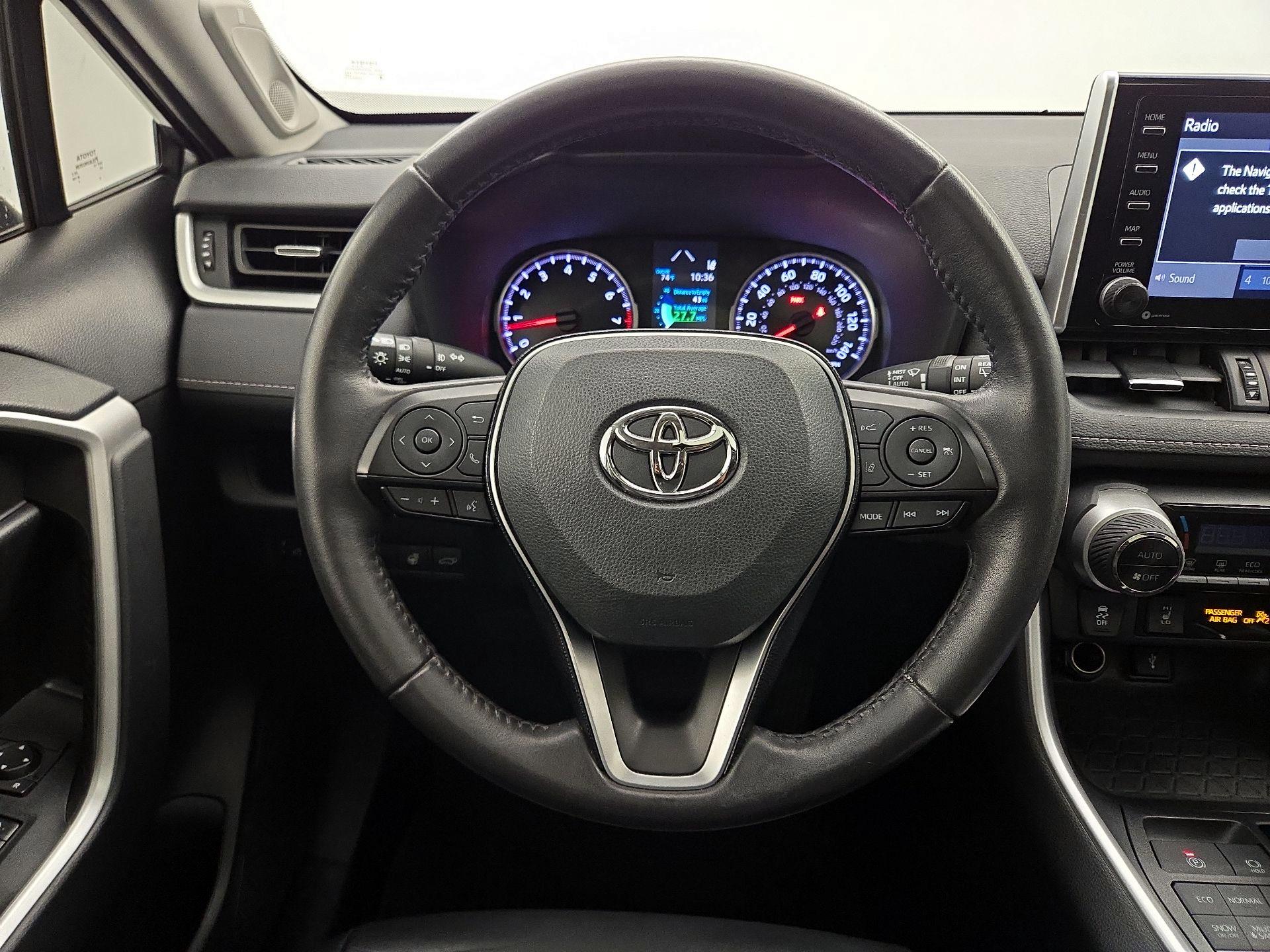 Thumbnail: 2021 Toyota RAV4 - 10