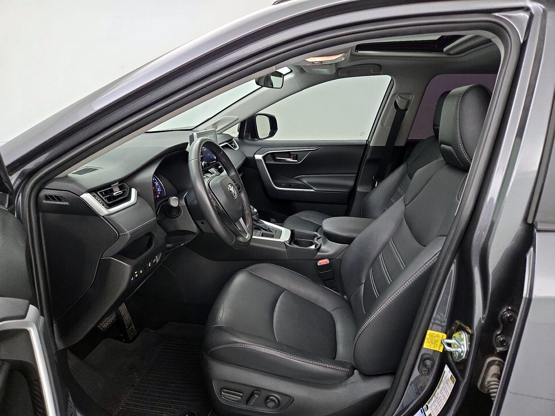 Thumbnail: 2021 Toyota RAV4 - 11