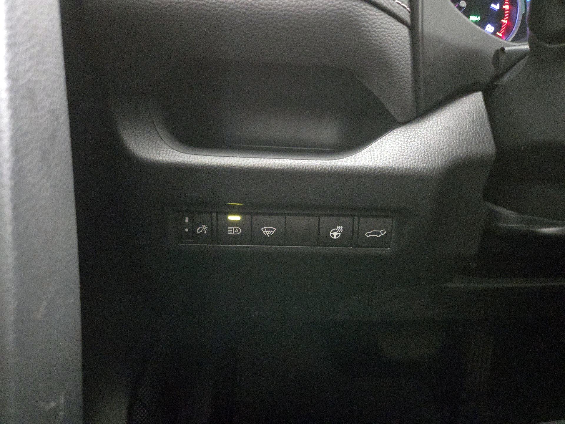 Thumbnail: 2021 Toyota RAV4 - 13