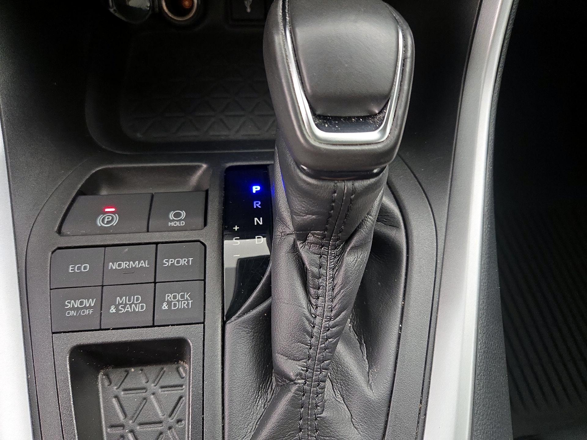 Thumbnail: 2021 Toyota RAV4 - 17