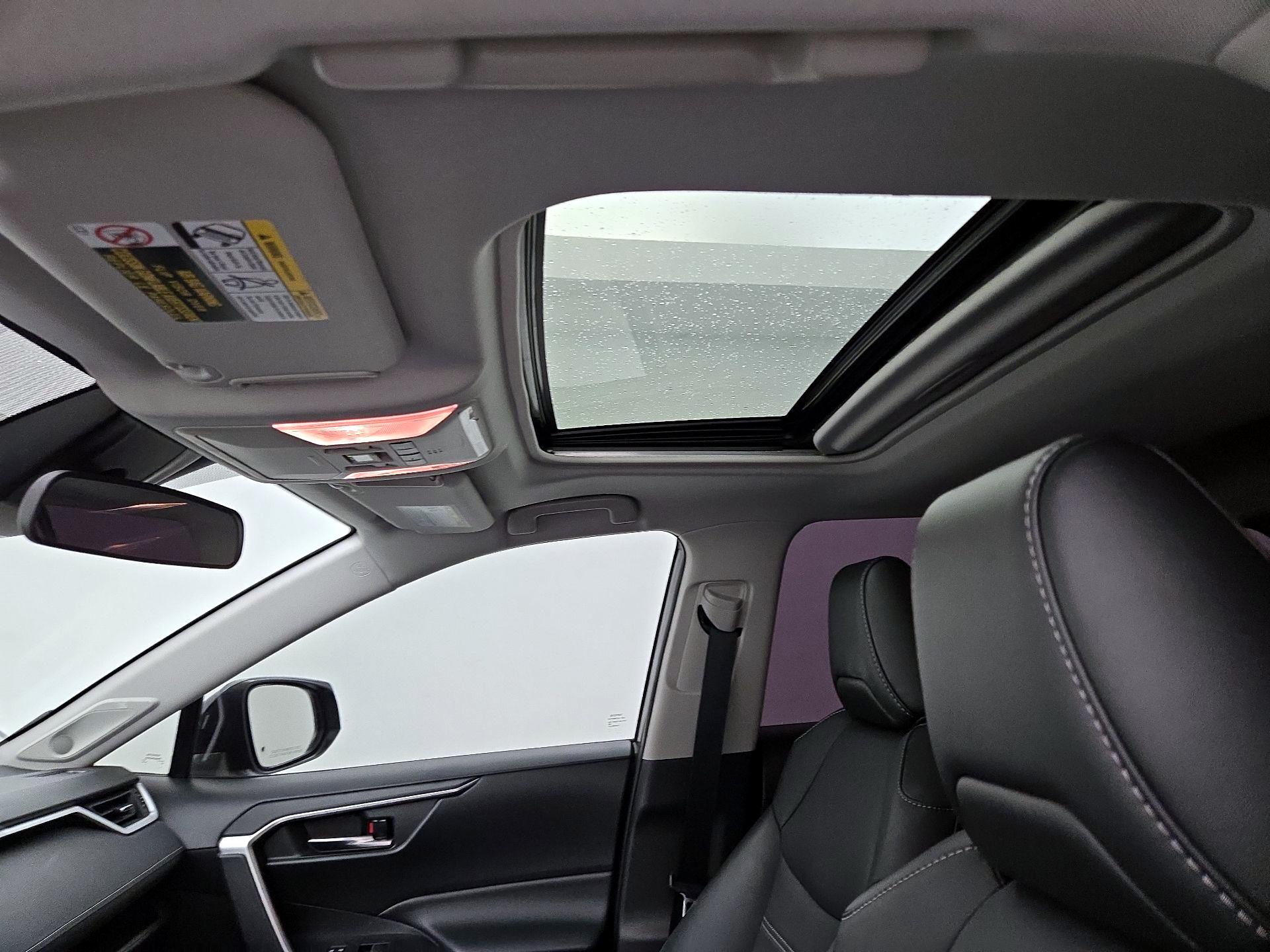 Thumbnail: 2021 Toyota RAV4 - 19