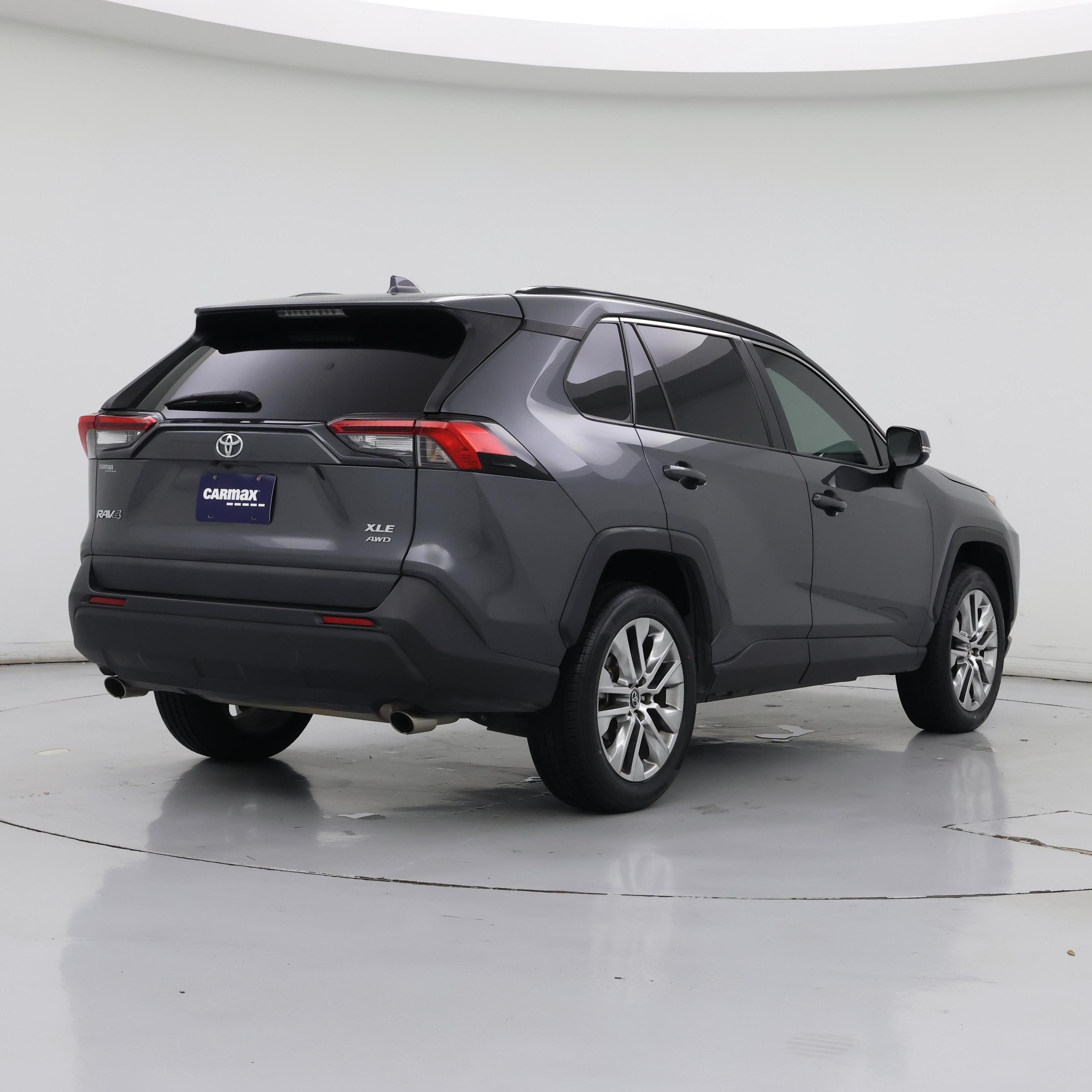 Thumbnail: 2021 Toyota RAV4 - 8