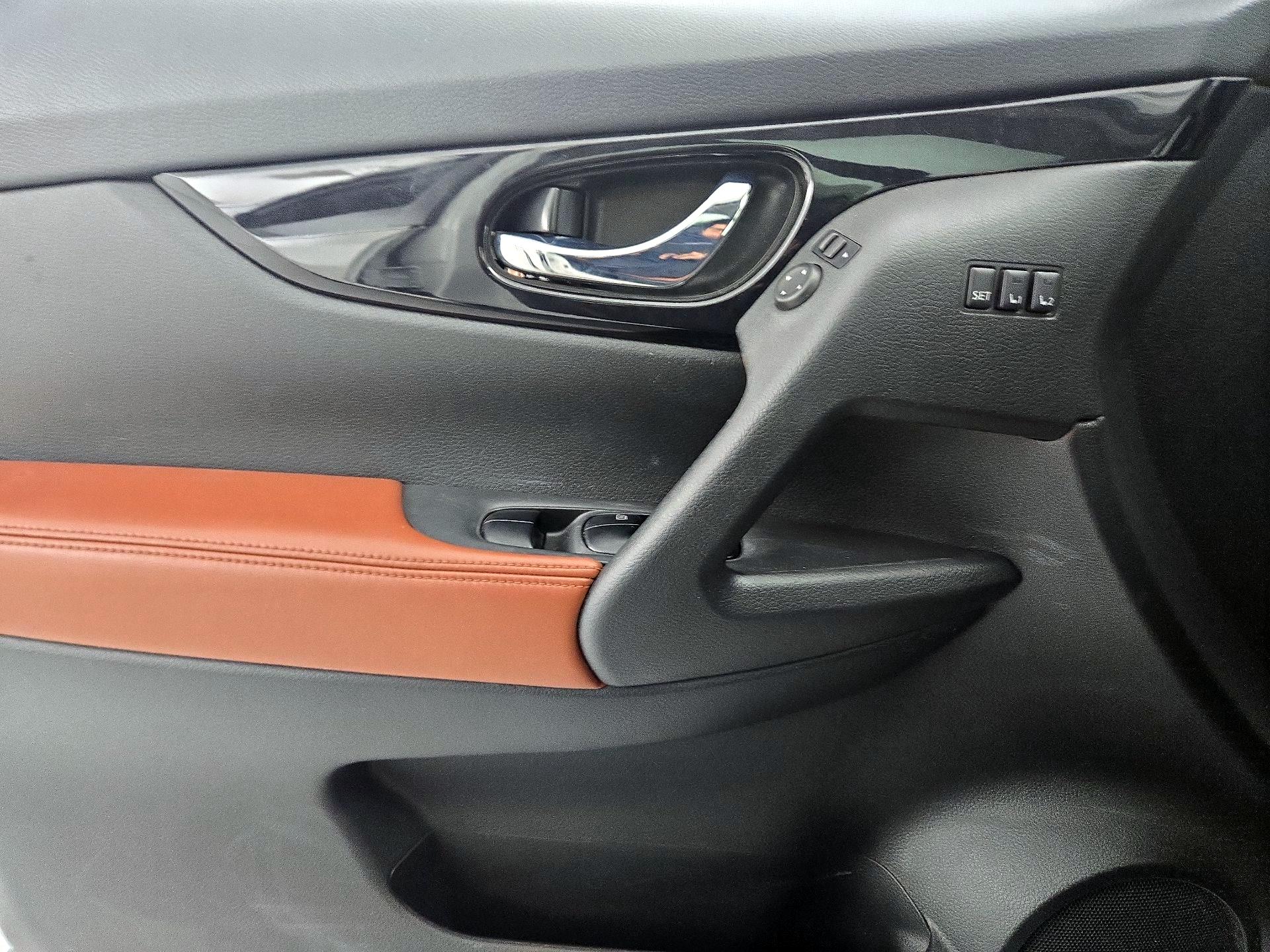 Thumbnail: 2018 Nissan Rogue - 12