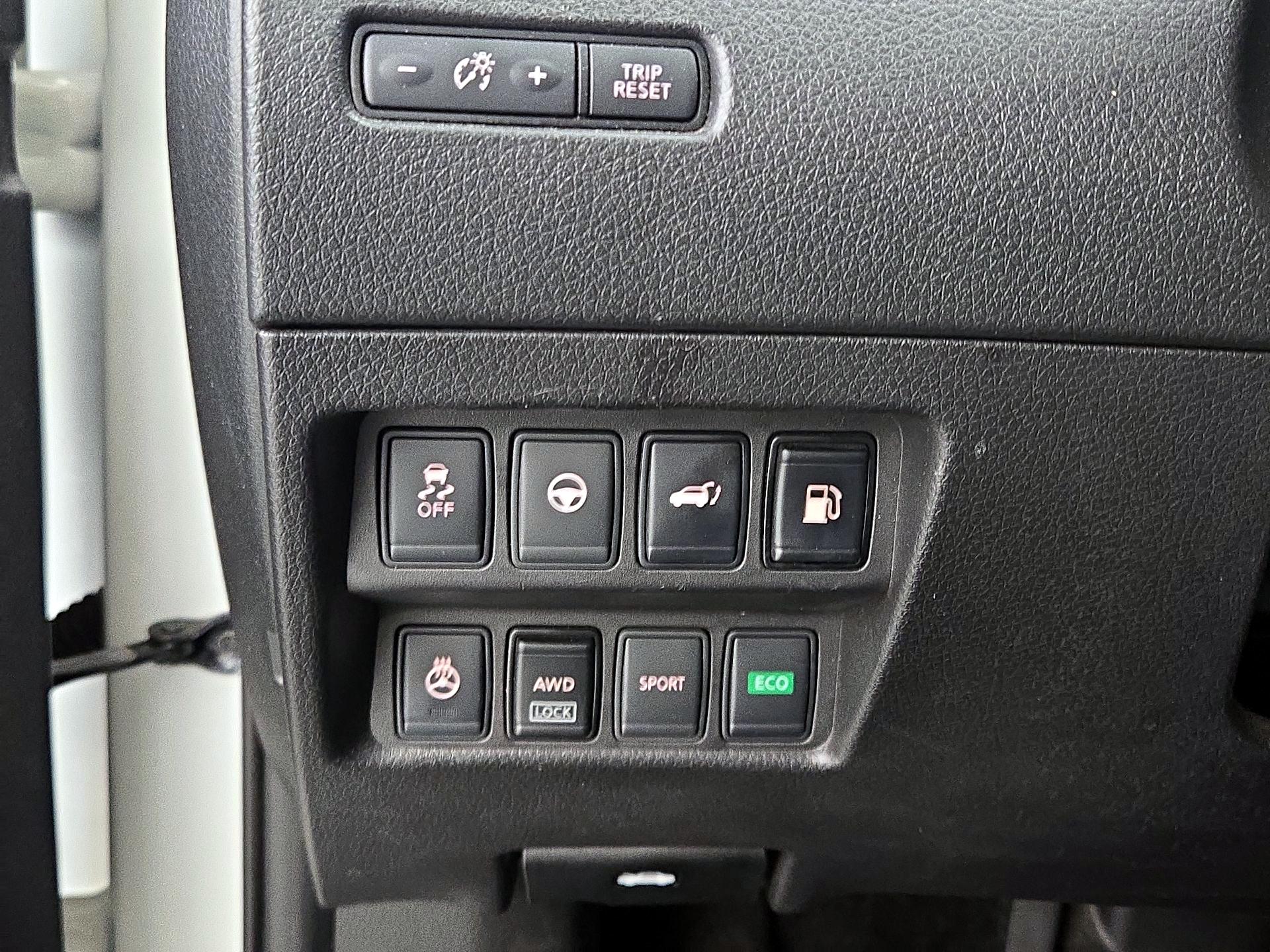 Thumbnail: 2018 Nissan Rogue - 13