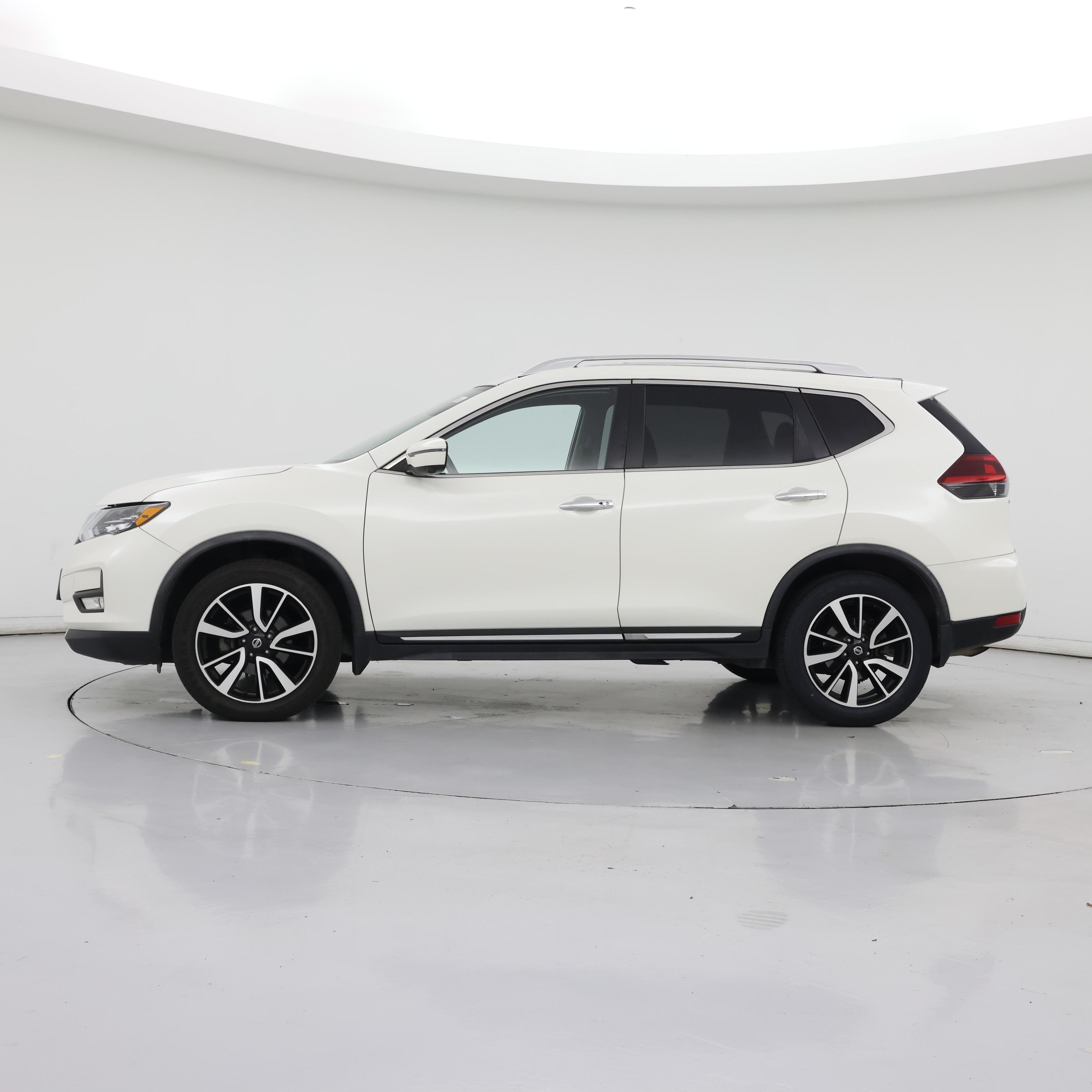 Thumbnail: 2018 Nissan Rogue - 3