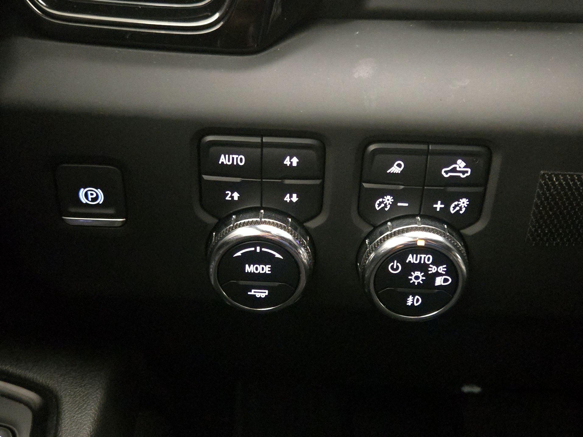 Thumbnail: 2024 GMC Sierra 2500 - 13