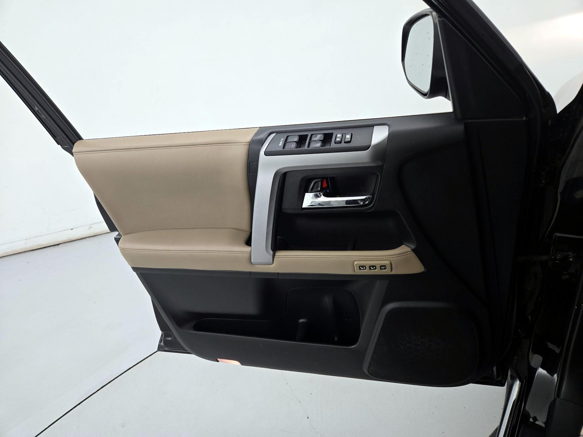 Thumbnail: 2018 Toyota 4Runner - 12