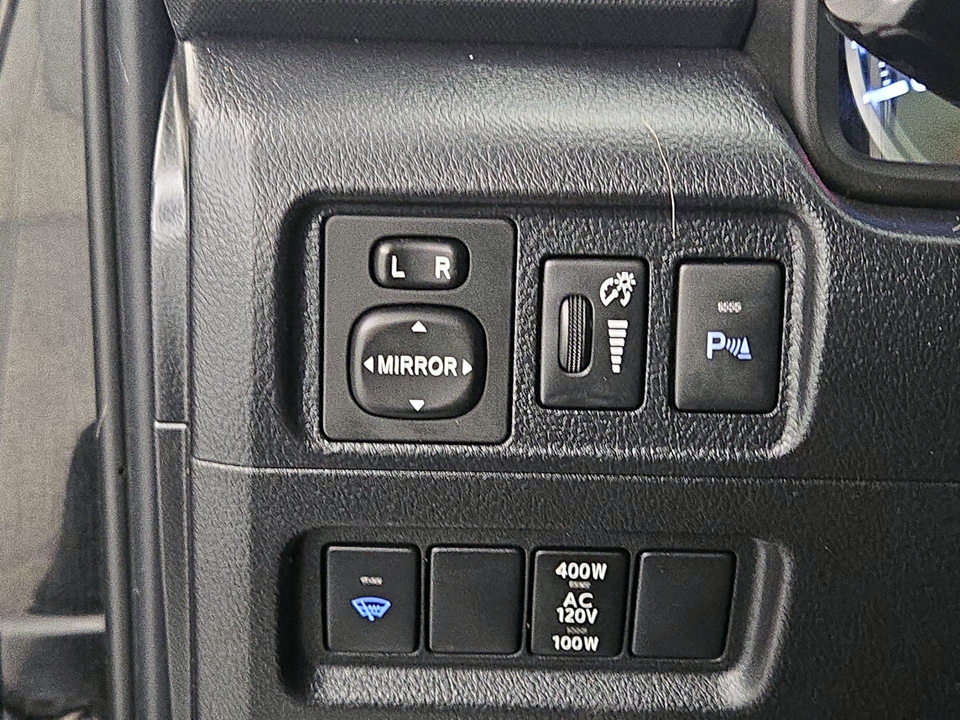 Thumbnail: 2018 Toyota 4Runner - 13