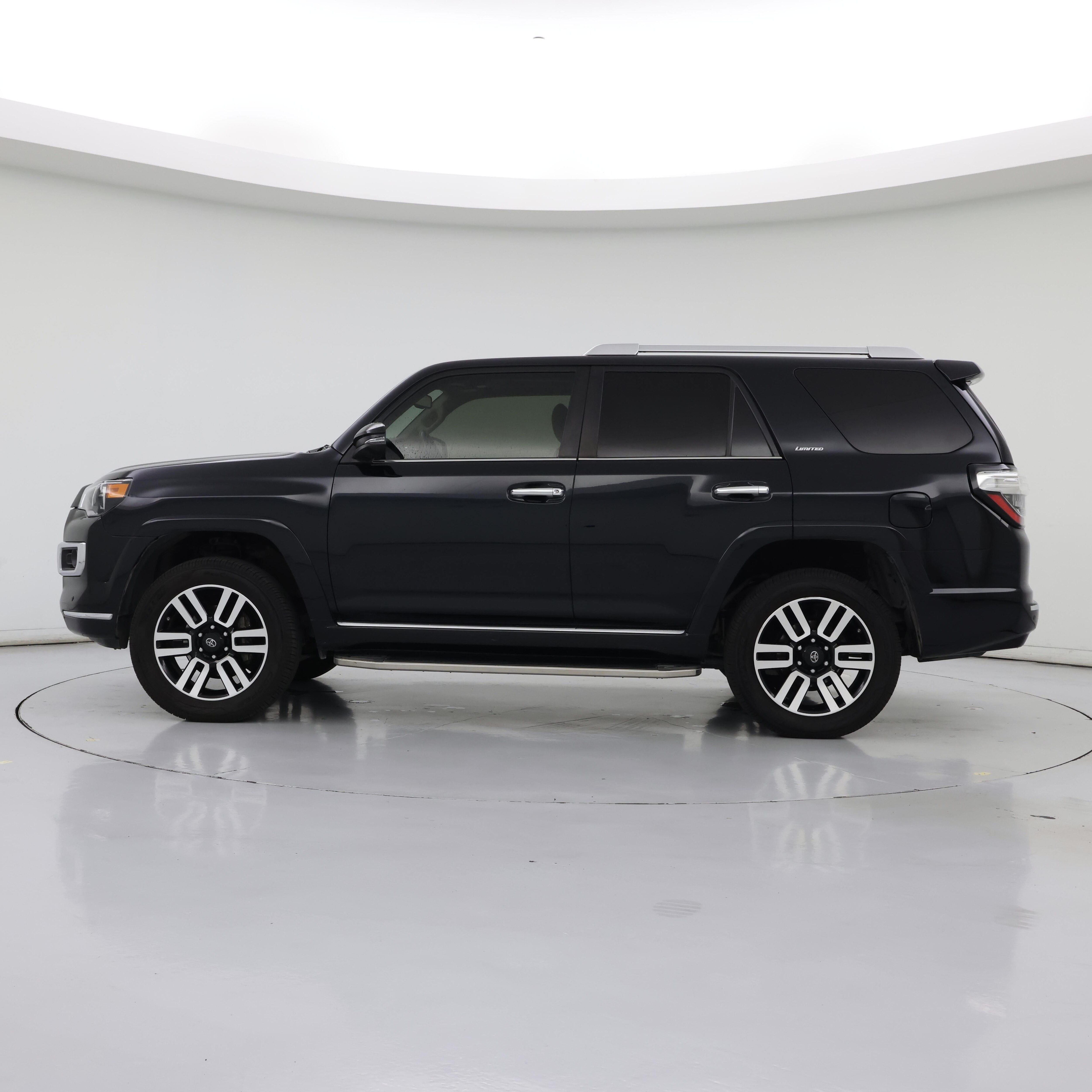 Thumbnail: 2018 Toyota 4Runner - 3