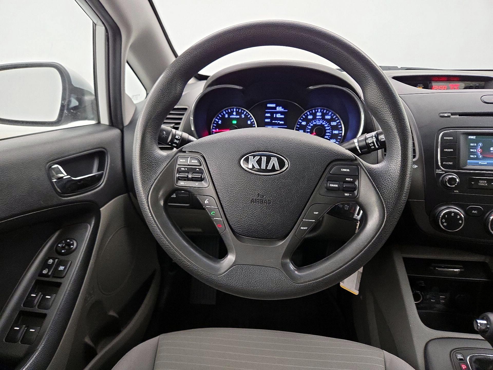 Thumbnail: 2016 Kia Forte - 10