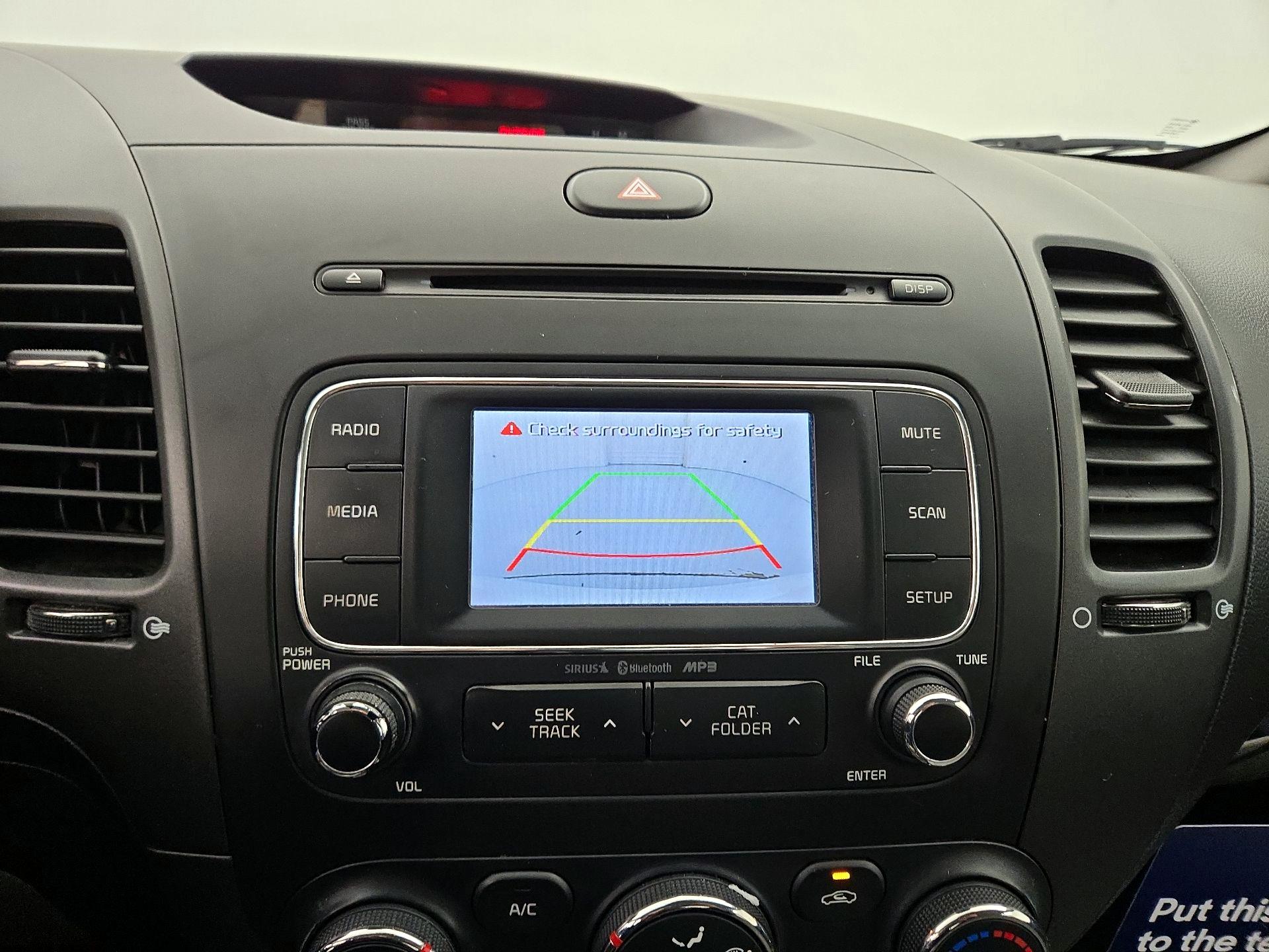 Thumbnail: 2016 Kia Forte - 14