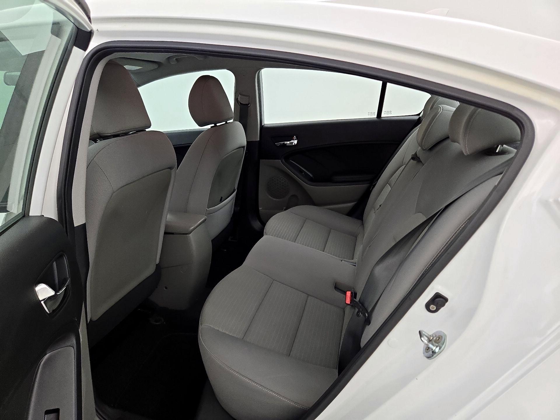 Thumbnail: 2016 Kia Forte - 19