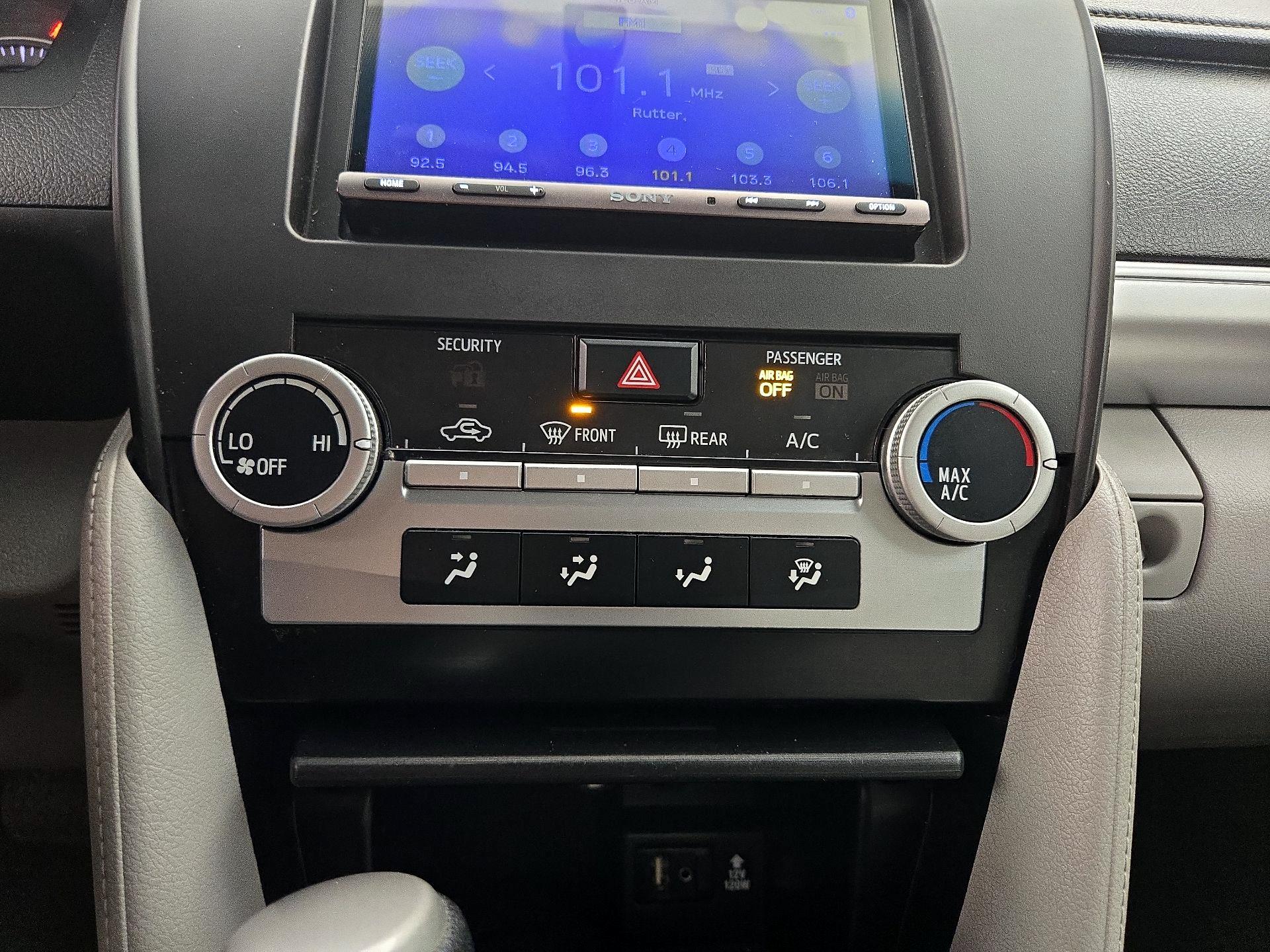 Thumbnail: 2014 Toyota Camry - 15