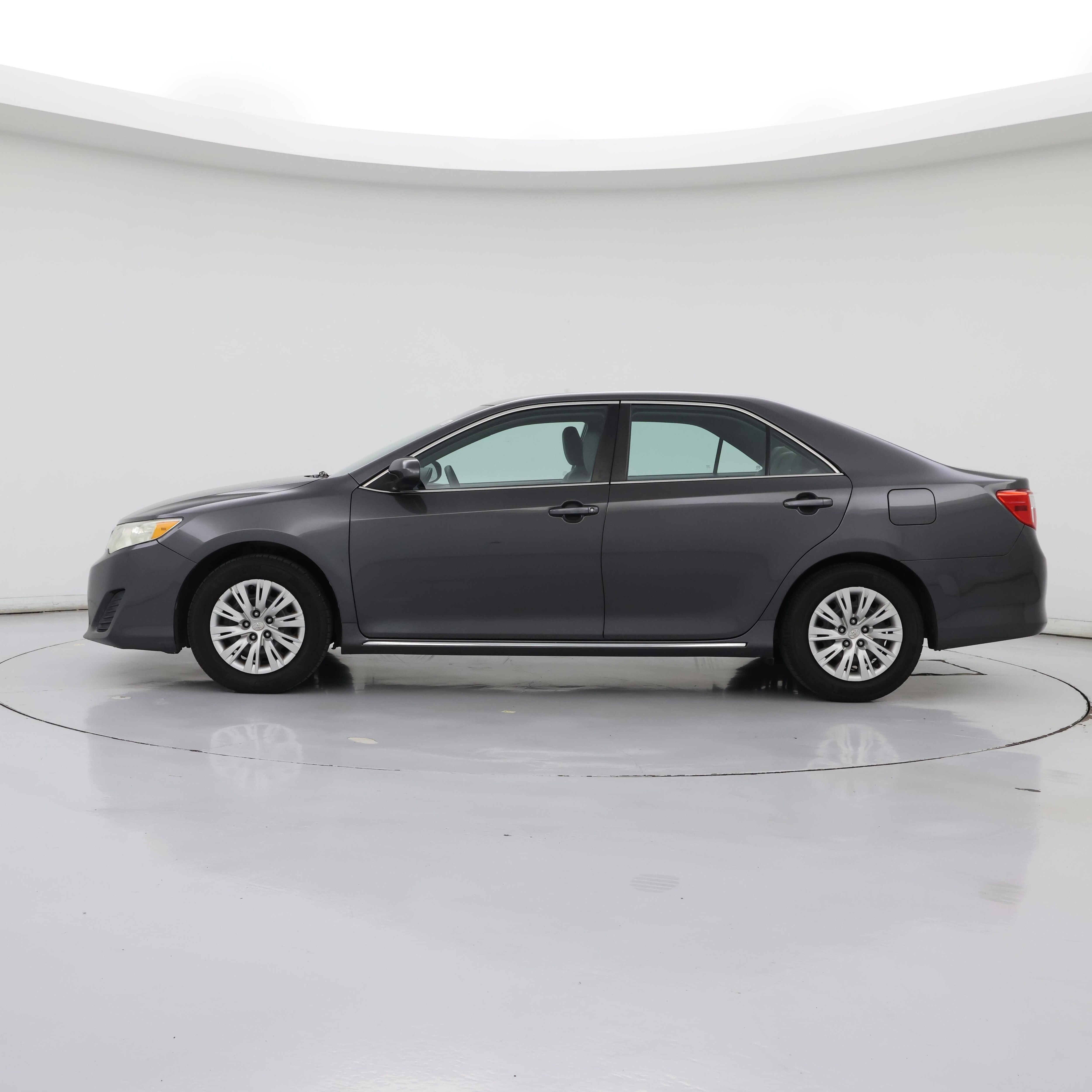 Thumbnail: 2014 Toyota Camry - 3