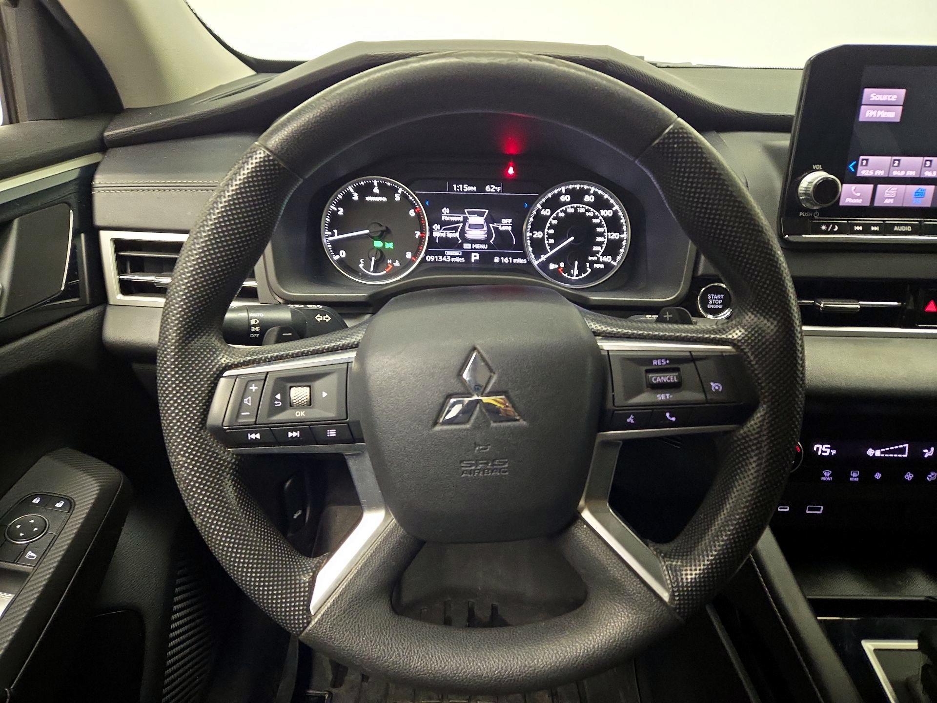 Thumbnail: 2022 Mitsubishi Outlander - 10