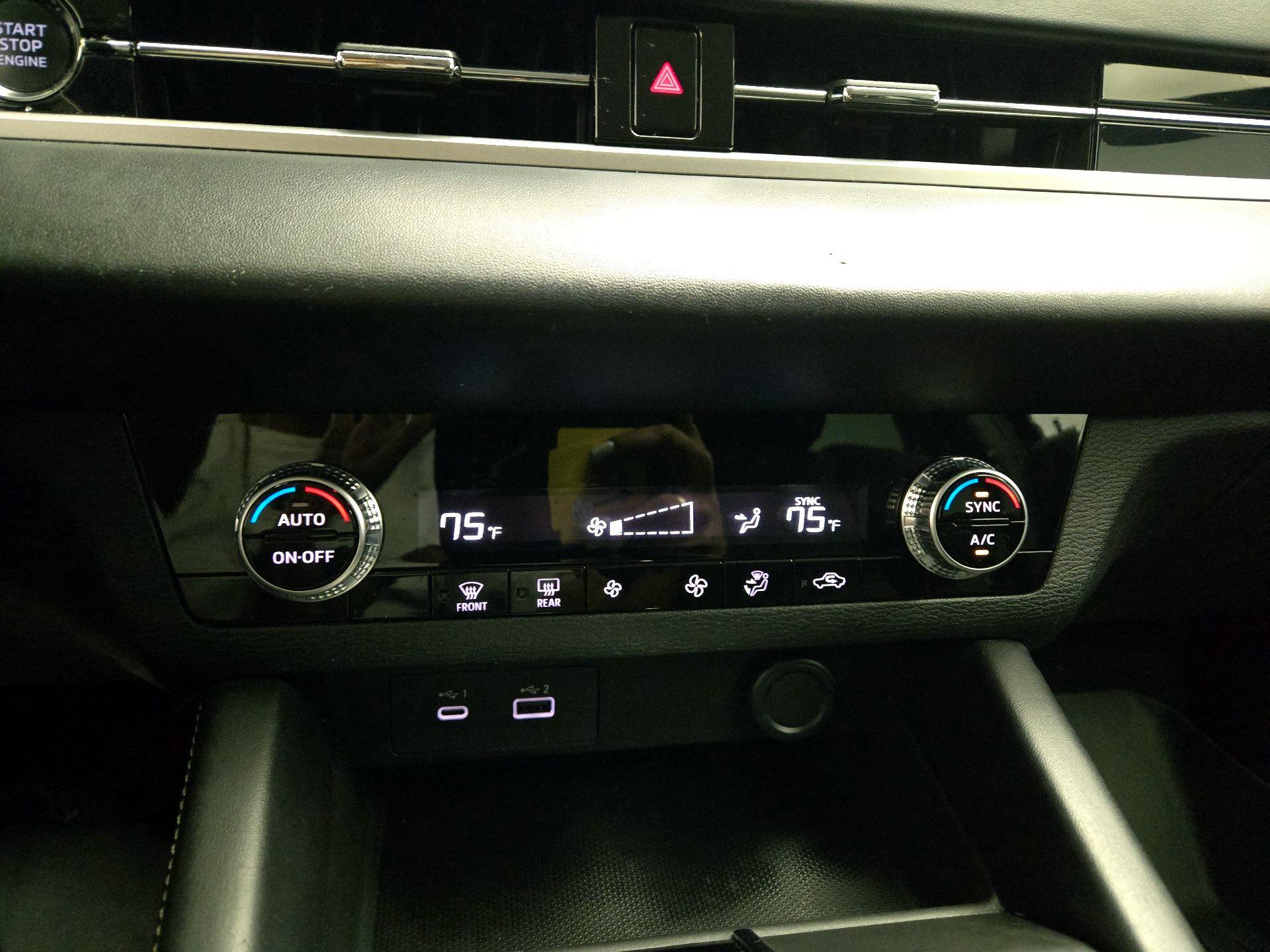 Thumbnail: 2022 Mitsubishi Outlander - 16