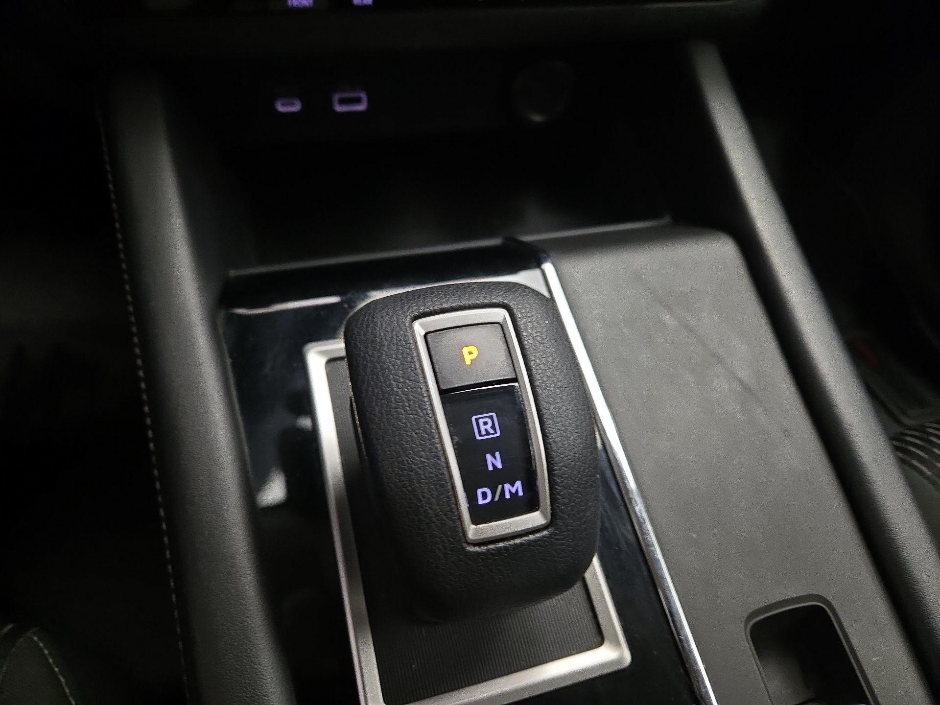 Thumbnail: 2022 Mitsubishi Outlander - 17