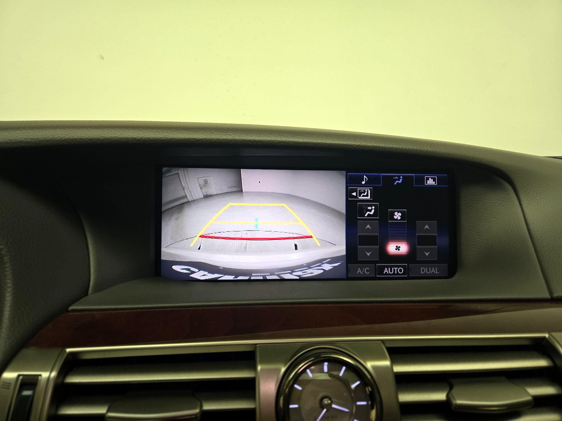 Thumbnail: 2015 Lexus LS - 15