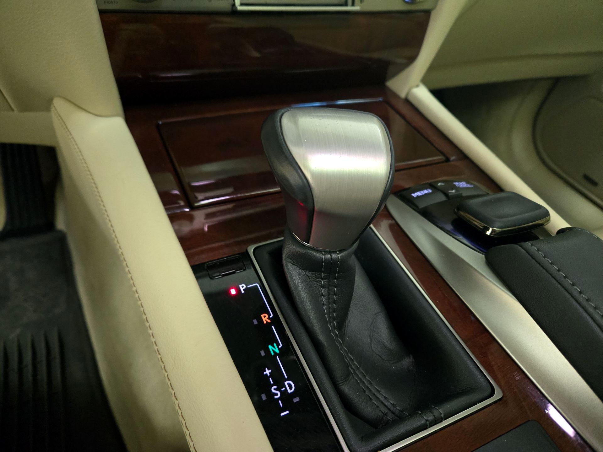 Thumbnail: 2015 Lexus LS - 18