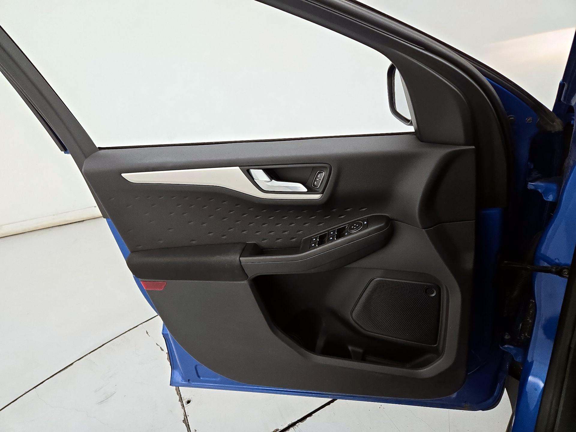 Thumbnail: 2020 Ford Escape - 12