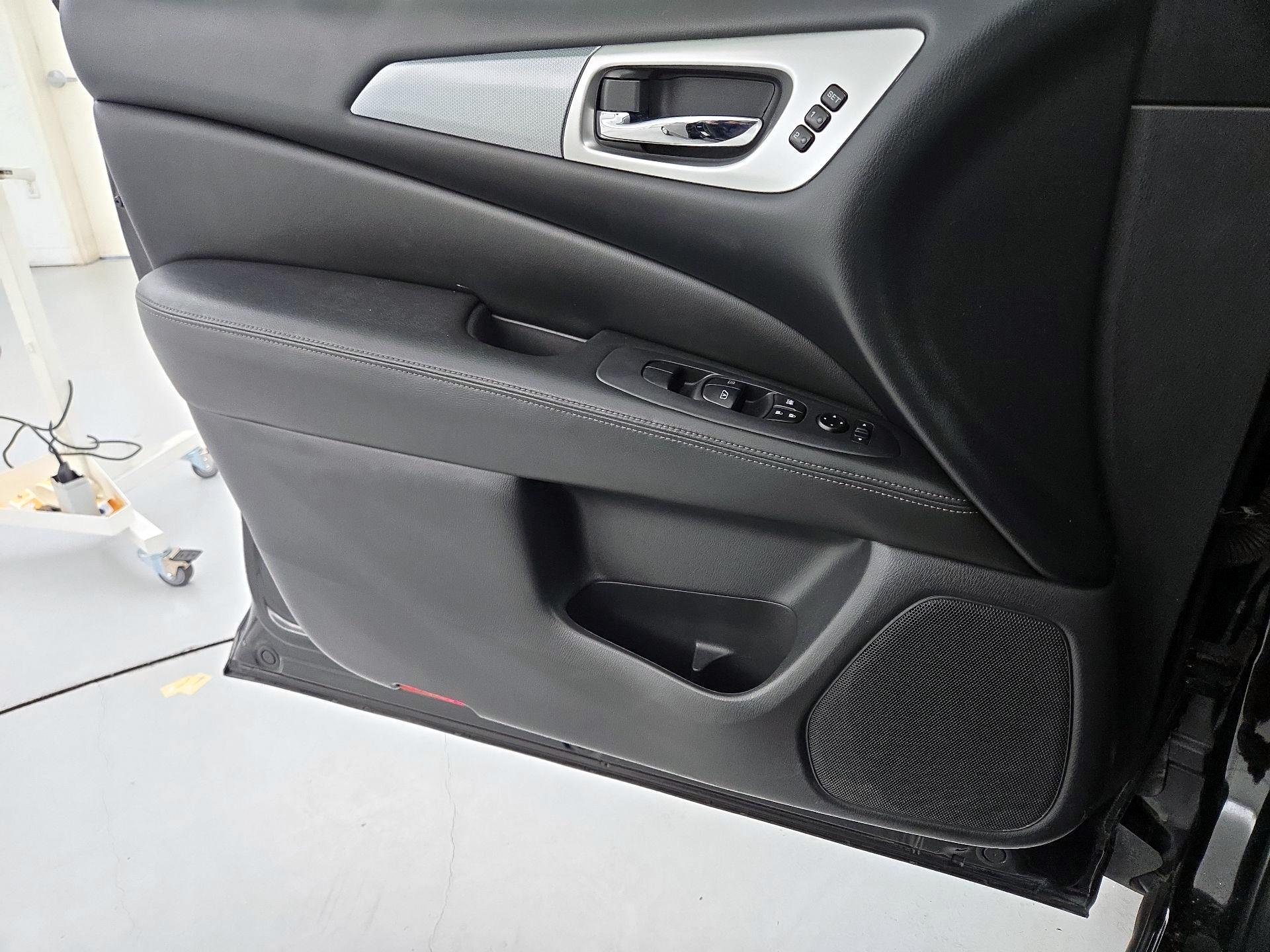 Thumbnail: 2018 Nissan Pathfinder - 12