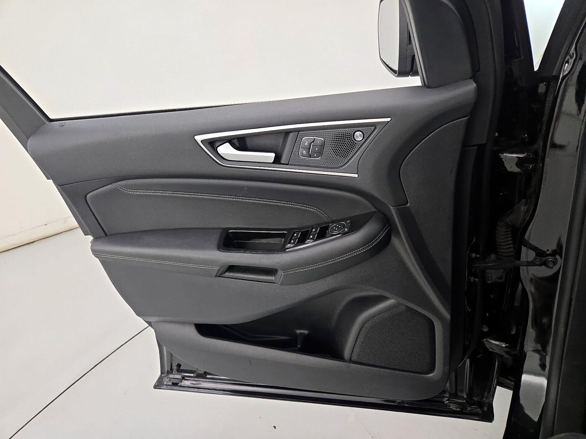 Thumbnail: 2020 Ford Edge - 12