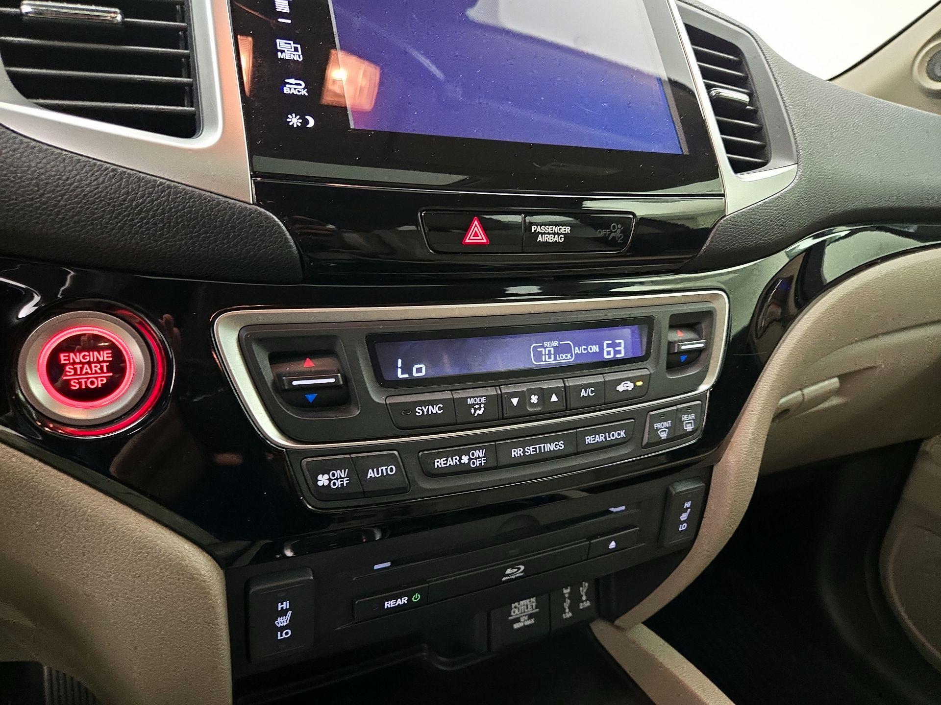 Thumbnail: 2018 Honda Pilot - 17