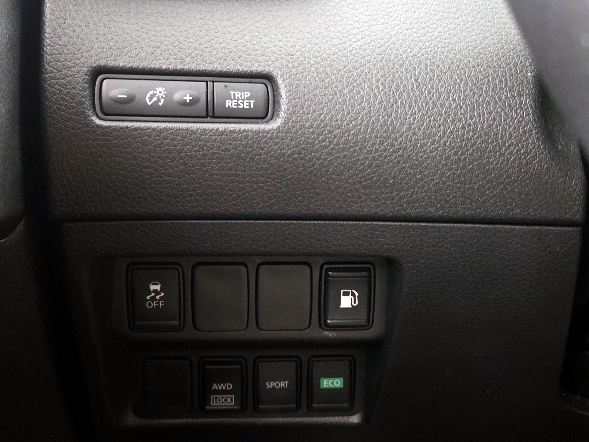 Thumbnail: 2018 Nissan Rogue - 13