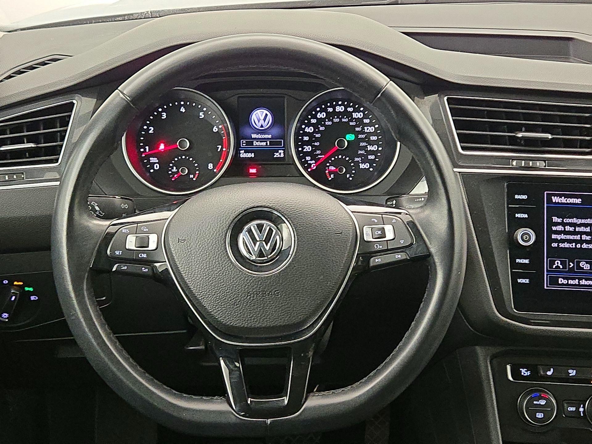 Thumbnail: 2018 Volkswagen Tiguan - 10