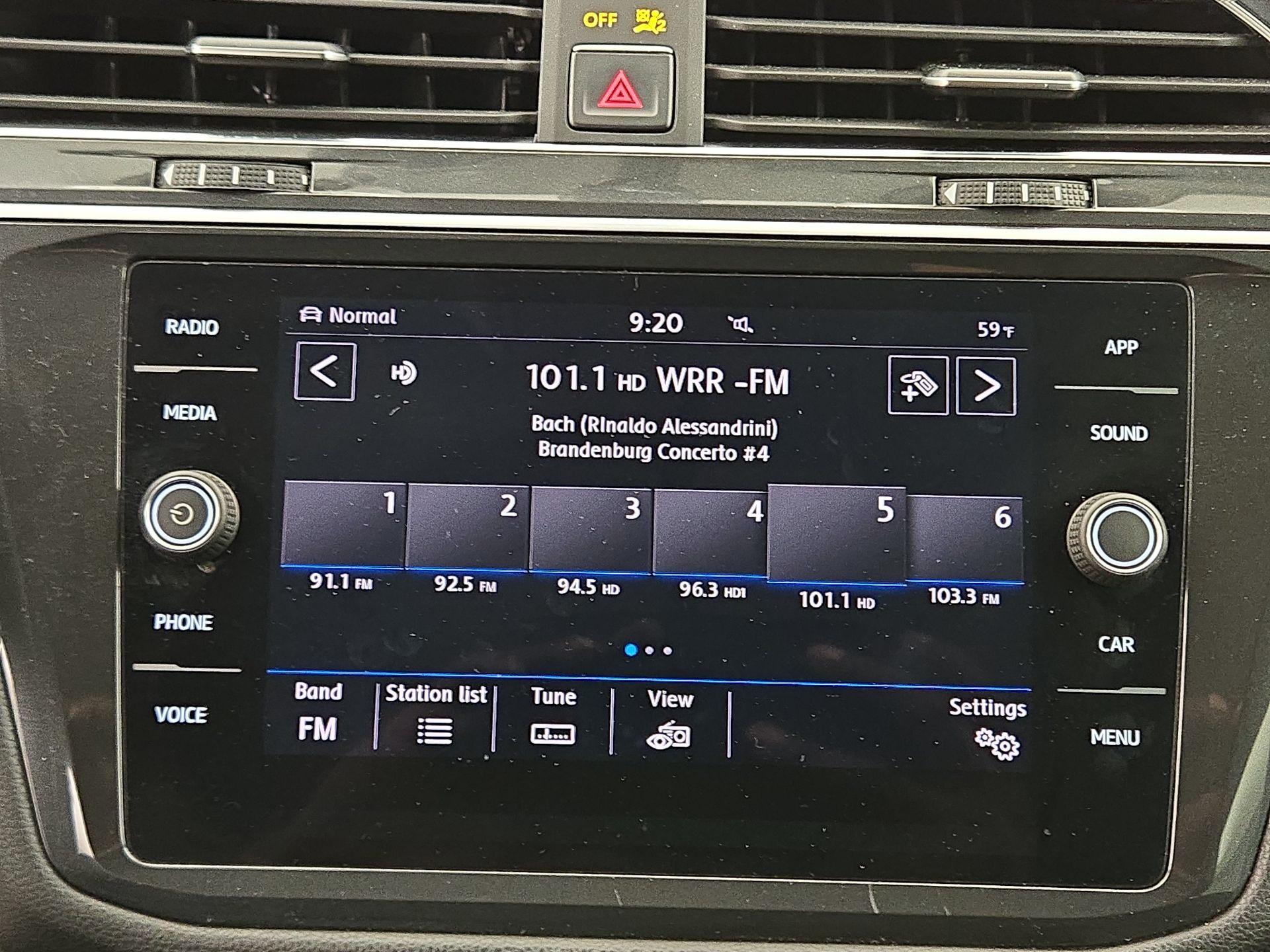 Thumbnail: 2018 Volkswagen Tiguan - 15