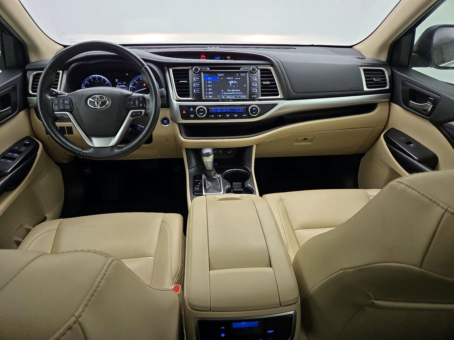 Thumbnail: 2019 Toyota Highlander - 9